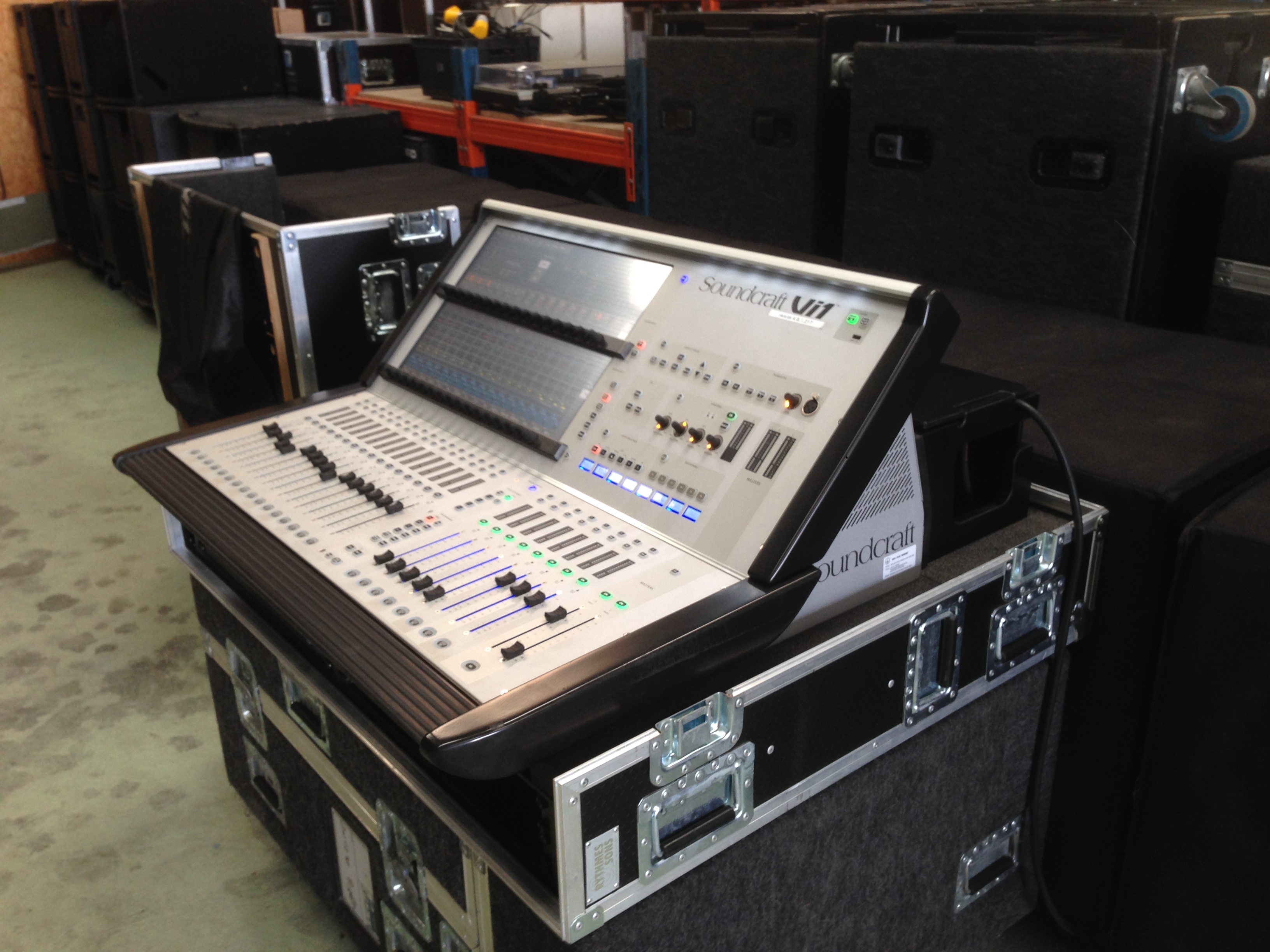 Photo Soundcraft Vi1 Soundcraft Vi1 (9292) (907438) Audiofanzine
