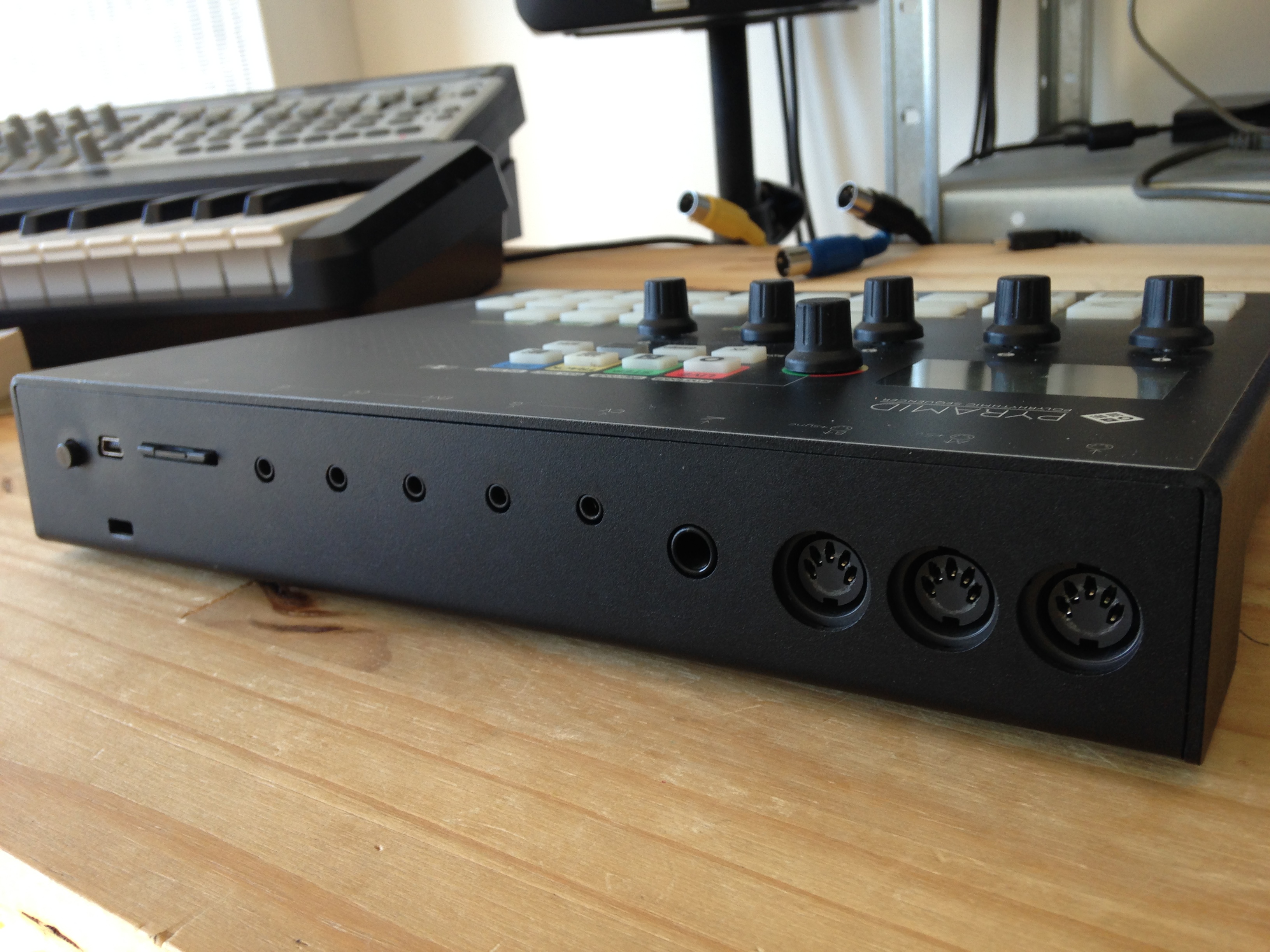 Pyramid - Squarp Instruments Pyramid - Audiofanzine