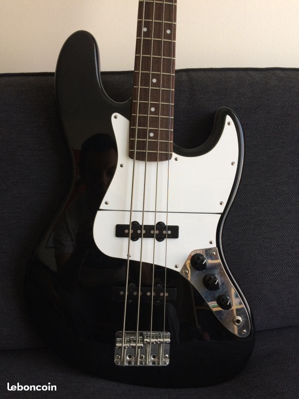 Squier Affinity Jazz Bass Image (#1811781) - Audiofanzine