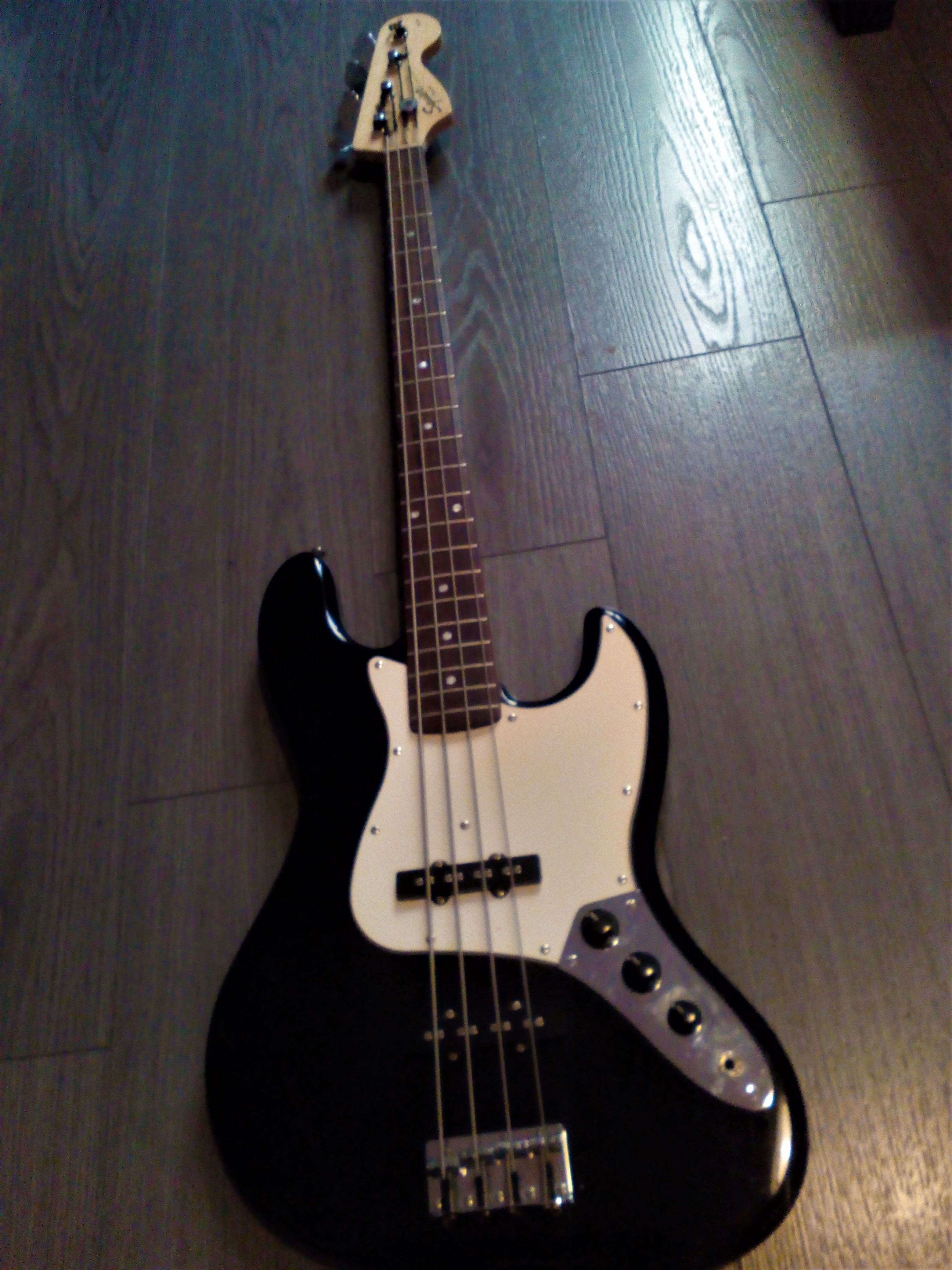 AFFINITY JAZZ BASS - Squier Affinity Jazz Bass - Audiofanzine