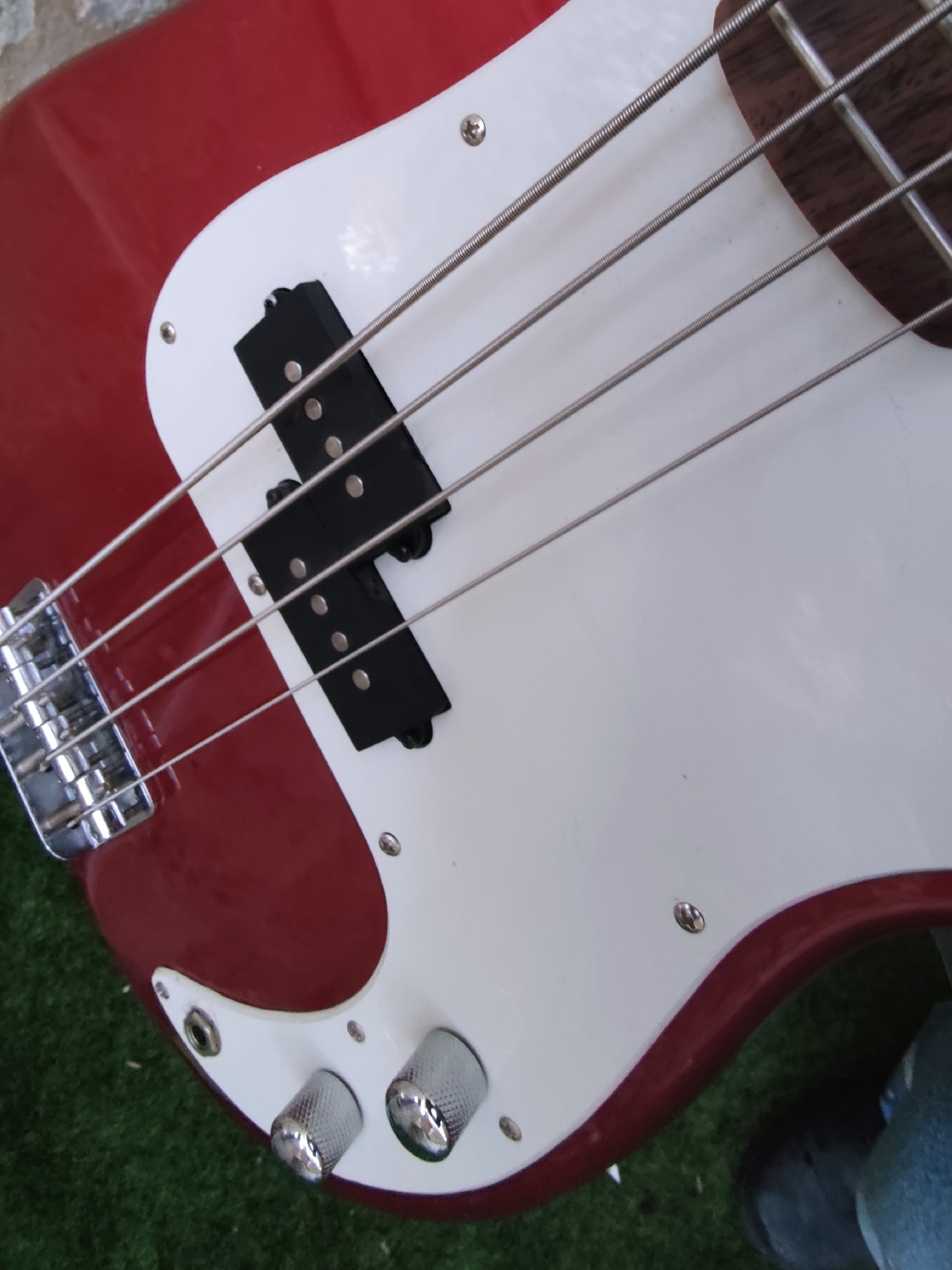 squier-affinity-p-bass-1999-2013-5567538