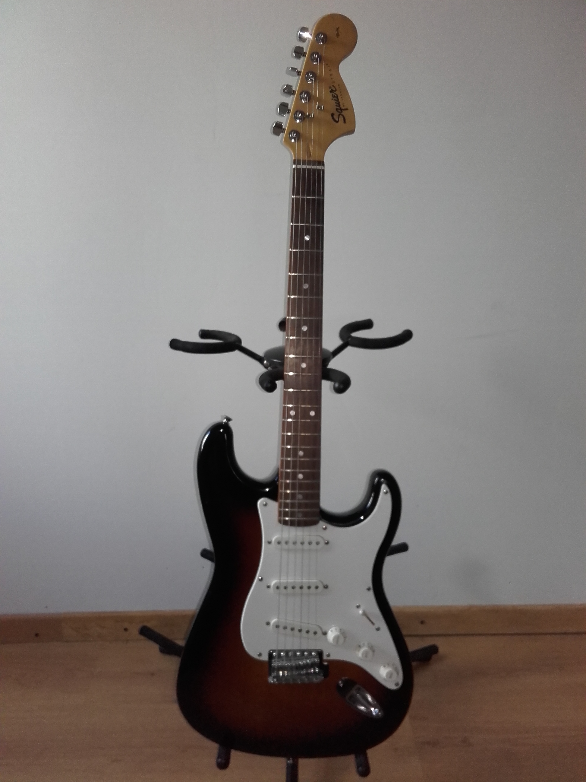 Squier Affinity Stratocaster image (#1606582) - Audiofanzine