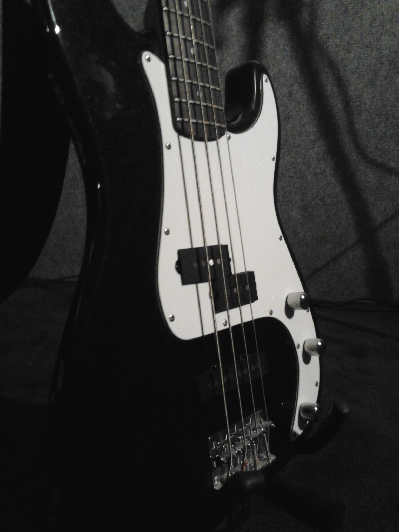 Squier Black and Chrome Standard Precision Bass image (#344185 ...