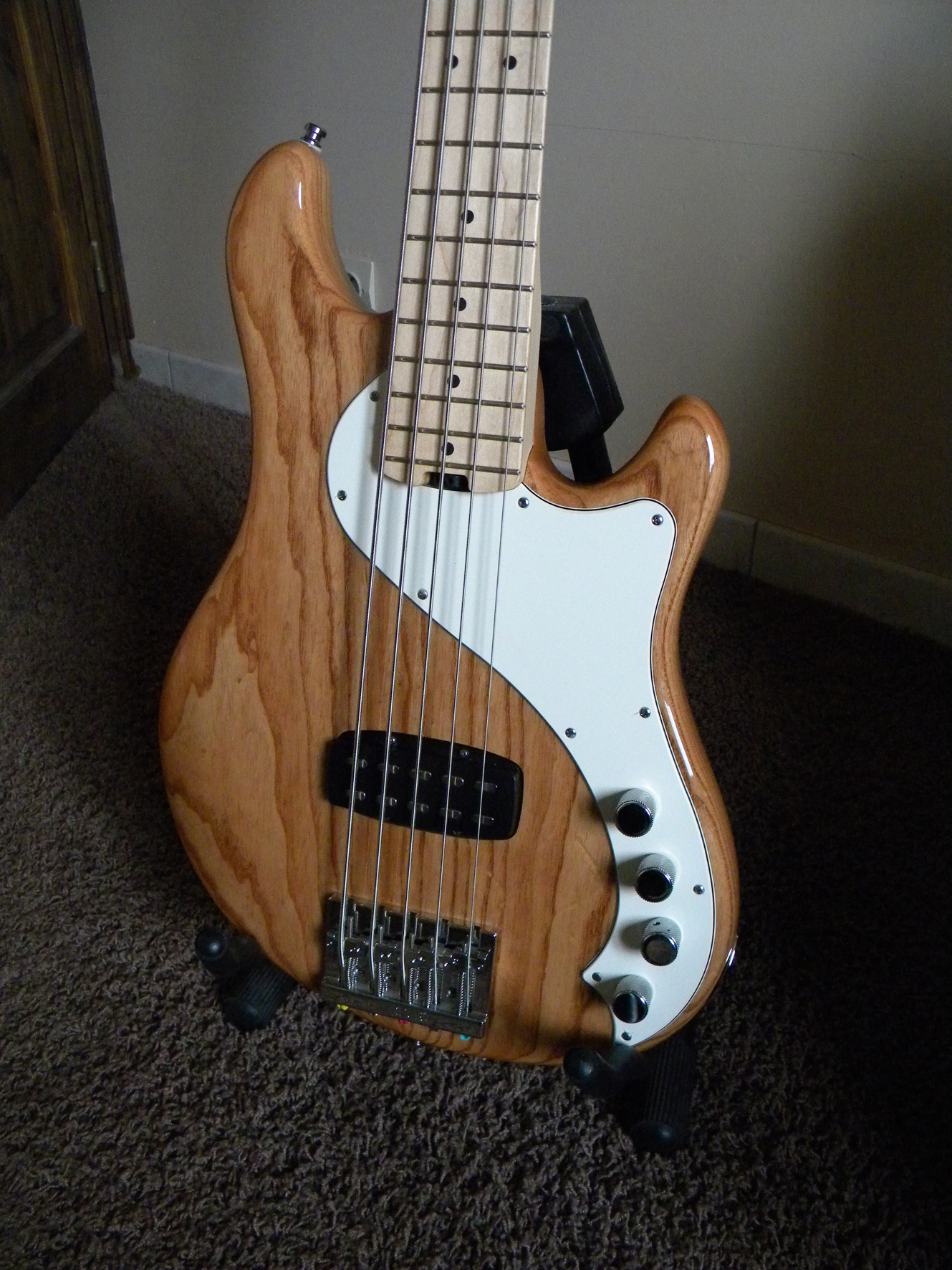 Deluxe Dimension Bass V - Squier Deluxe Dimension Bass V