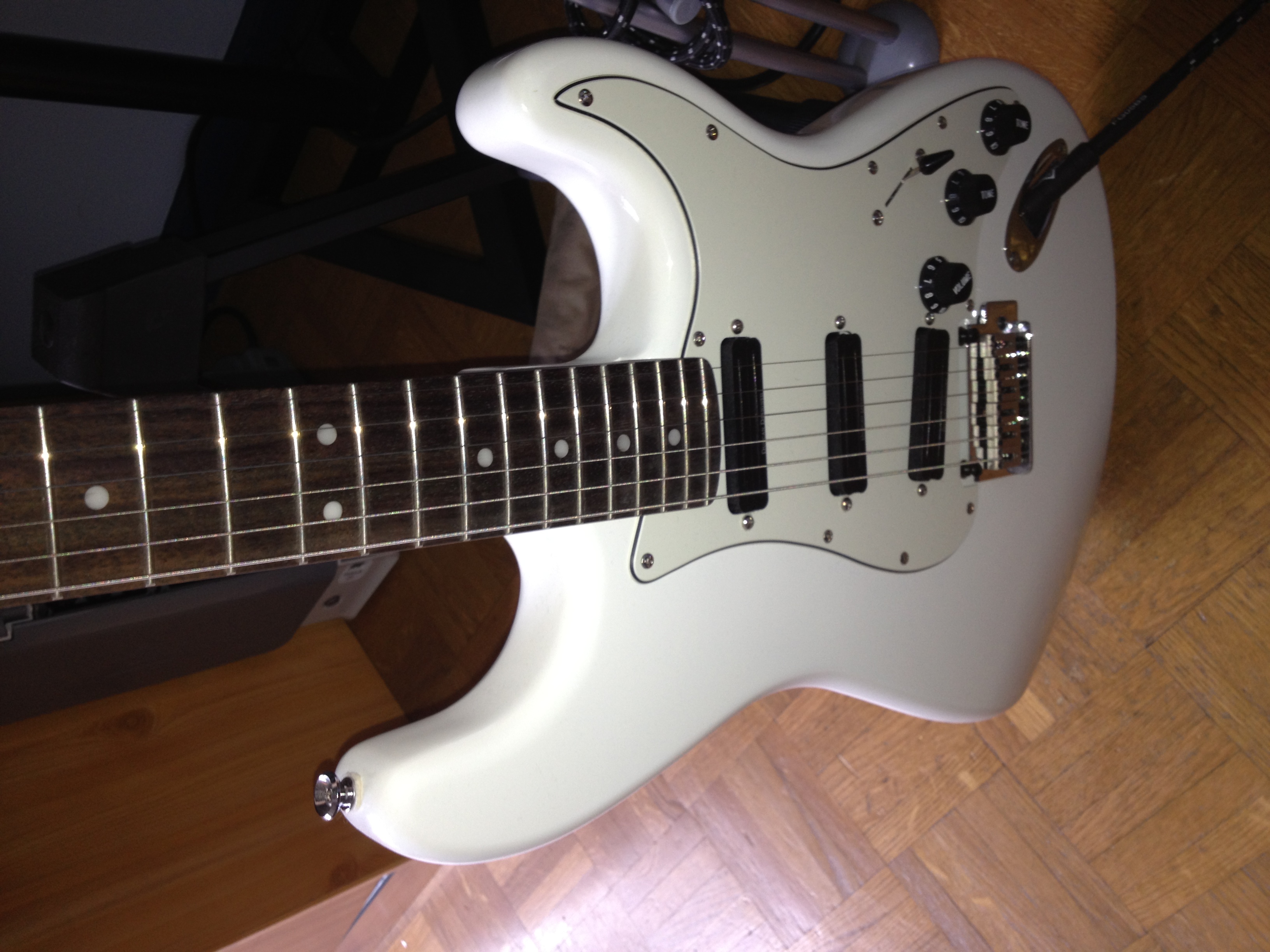 Photo Squier Deluxe Hot Rails Strat Squier Deluxe Hot Rails Strat