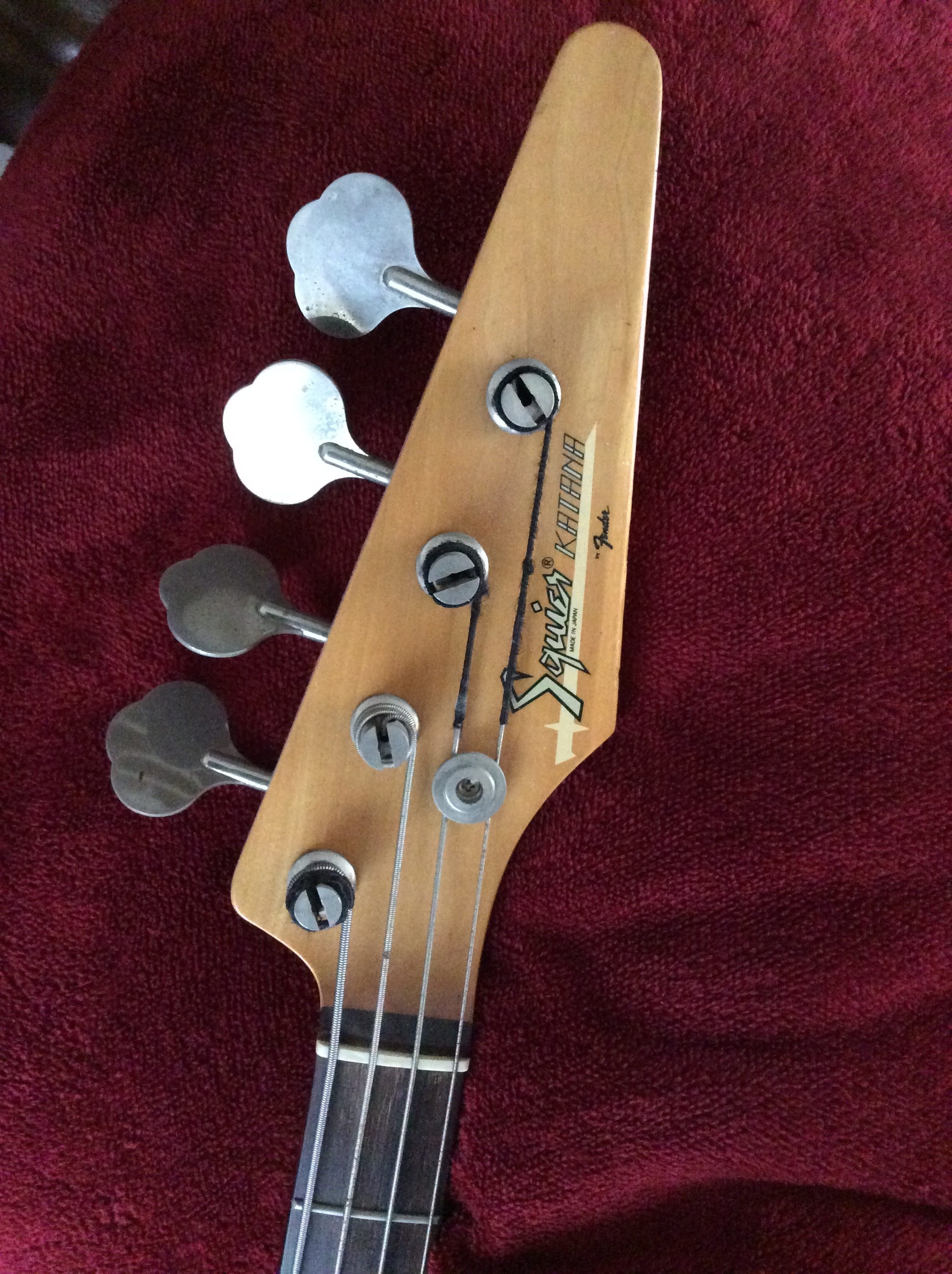 Photo Squier Katana Bass IMG 0156.JPG (1696952) Audiofanzine