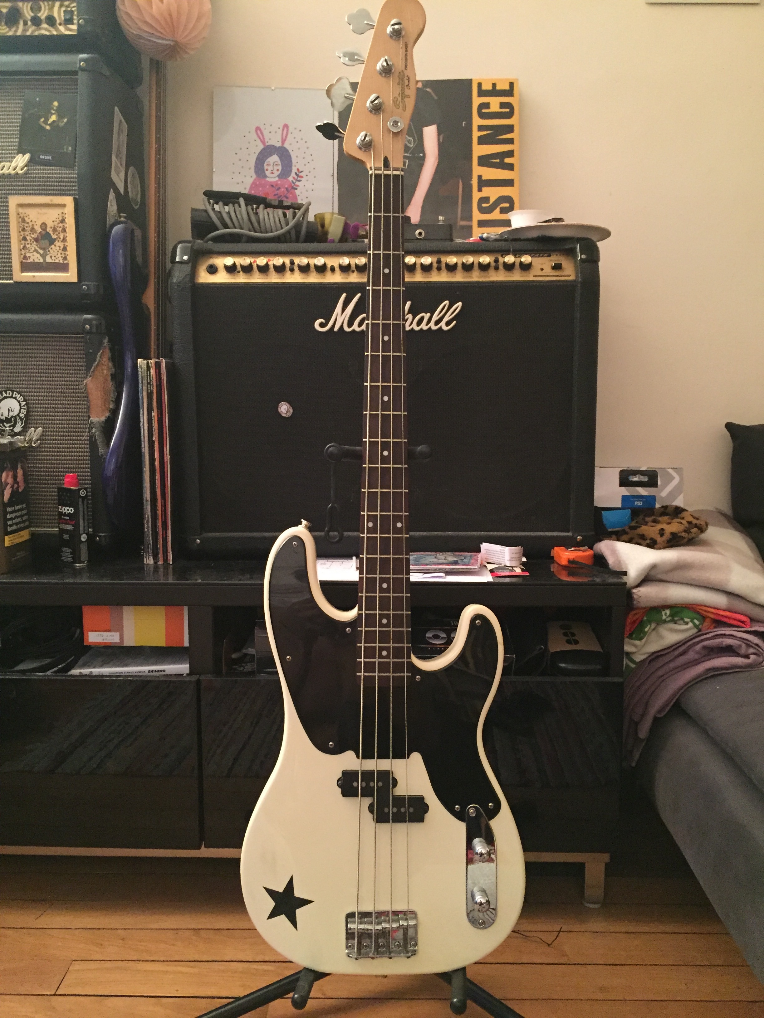 Mike Dirnt Precision Bass 2013 Squier Audiofanzine