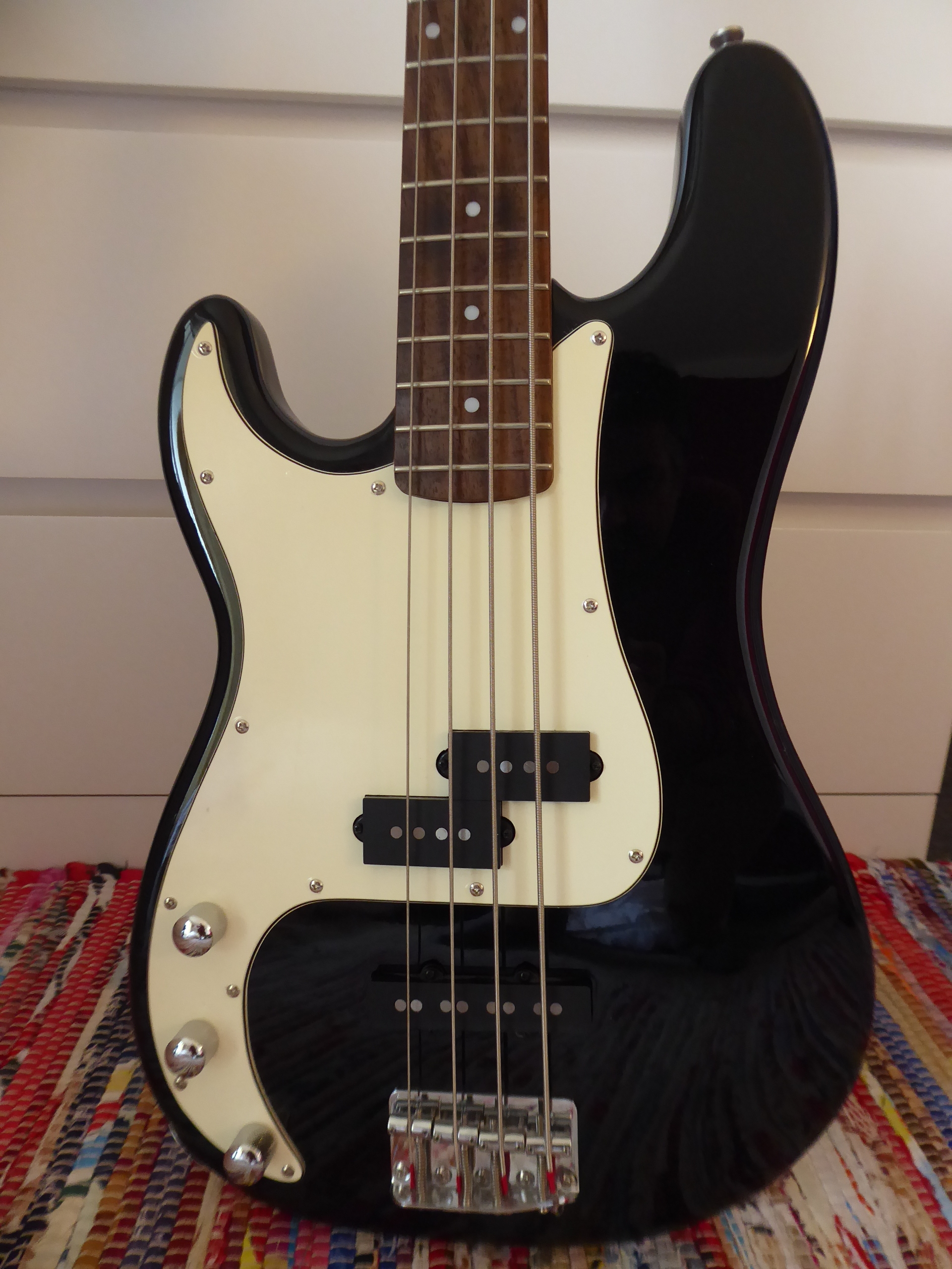 Standard P Bass Special - Squier Standard P Bass Special - Audiofanzine