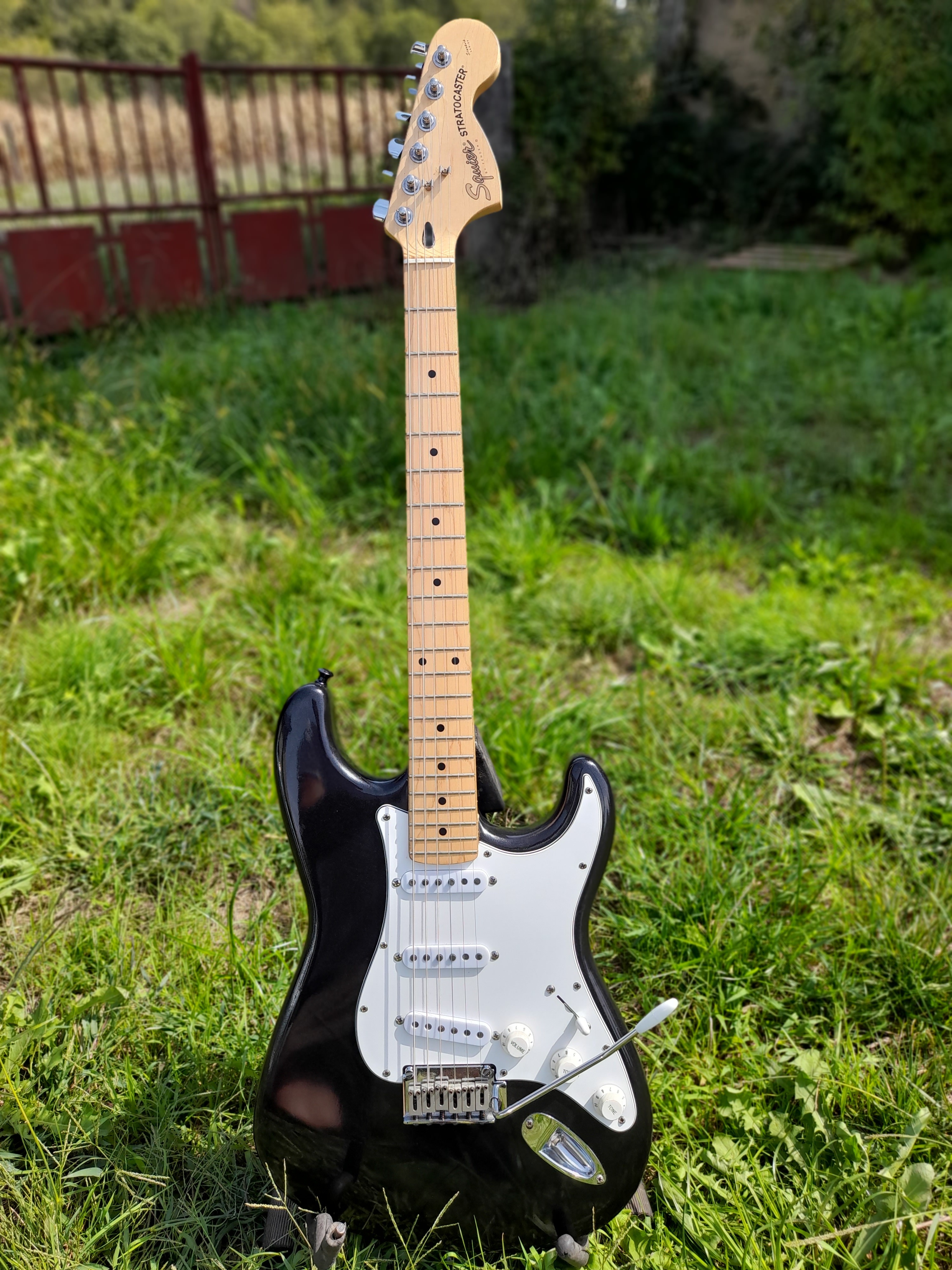 Standard Stratocaster Squier Standard Stratocaster Audiofanzine
