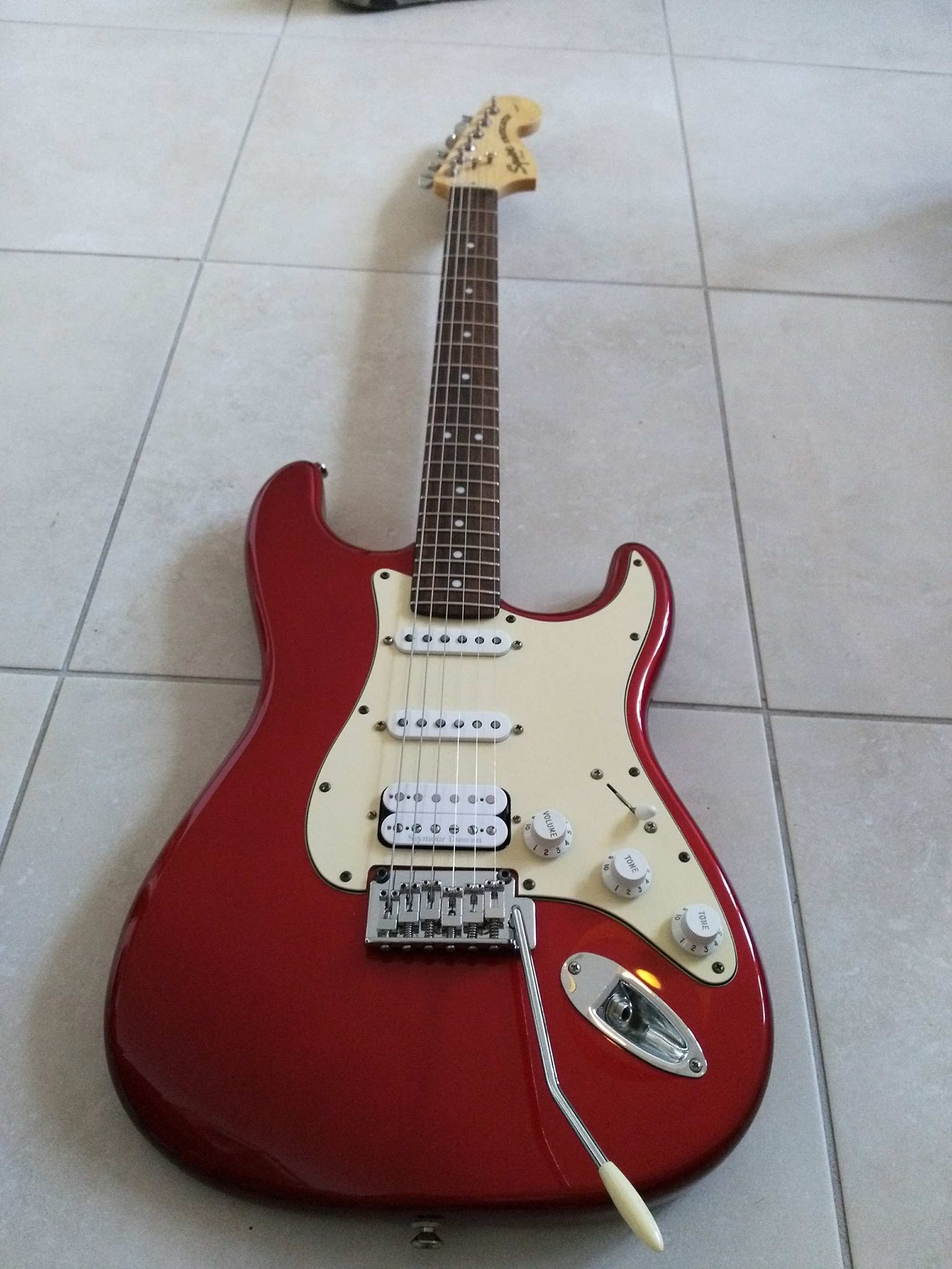 Squier Standard Stratocaster image (1901086) Audiofanzine