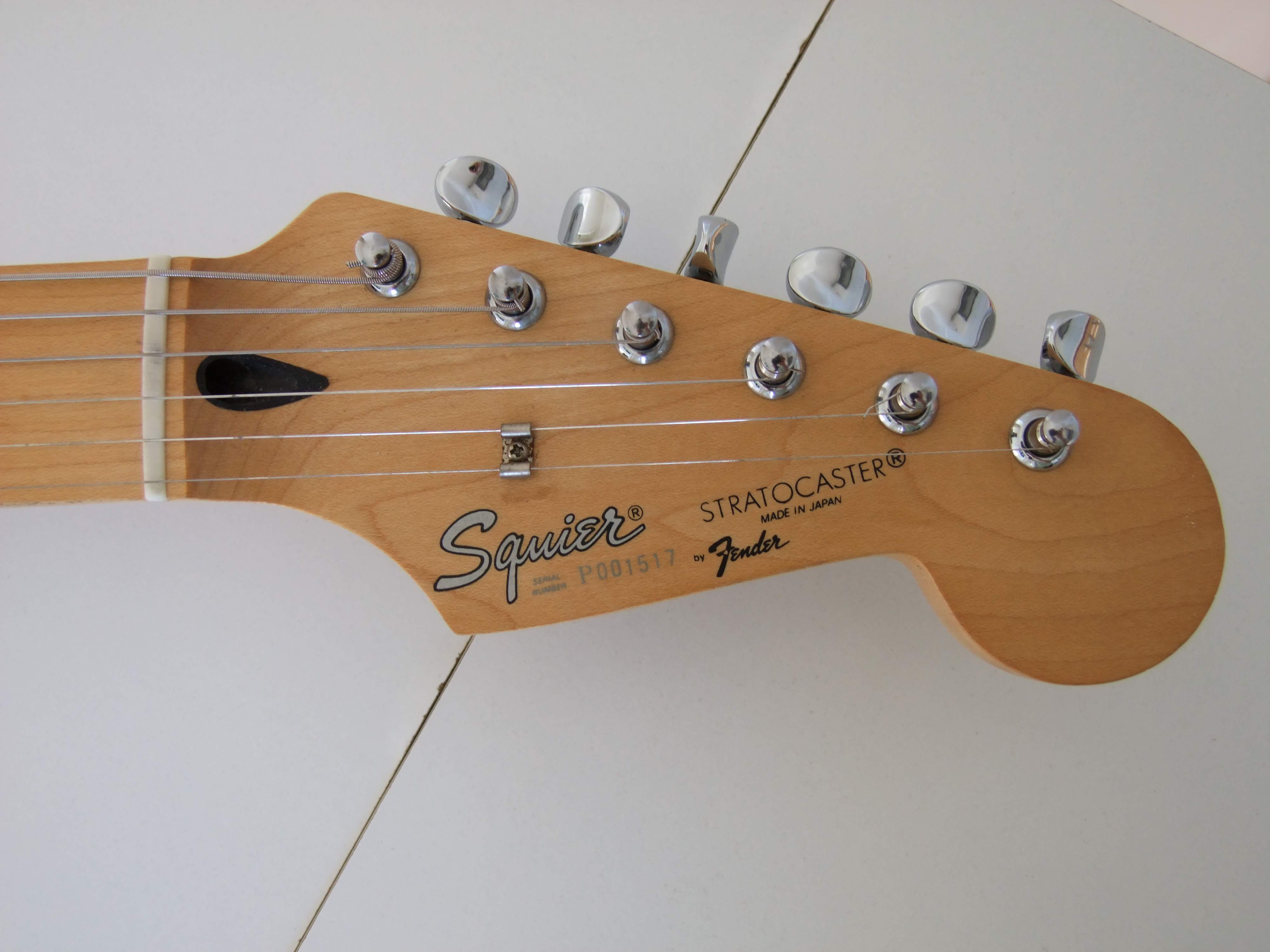 Photo Squier Stratocaster (Made in Japan) Squier Stratocaster Made in