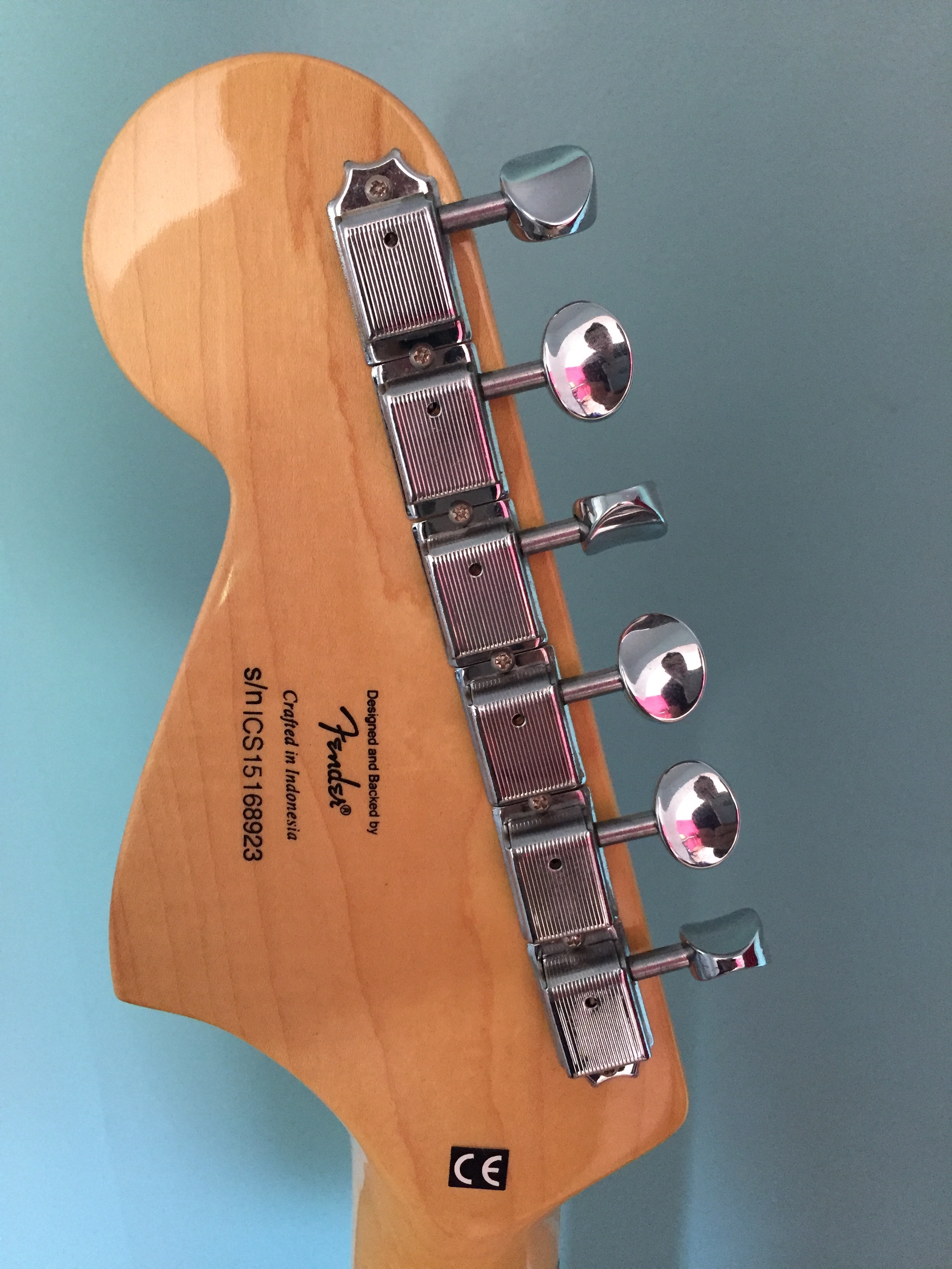 Vintage Modified Bass VI Squier Vintage Modified Bass VI Audiofanzine