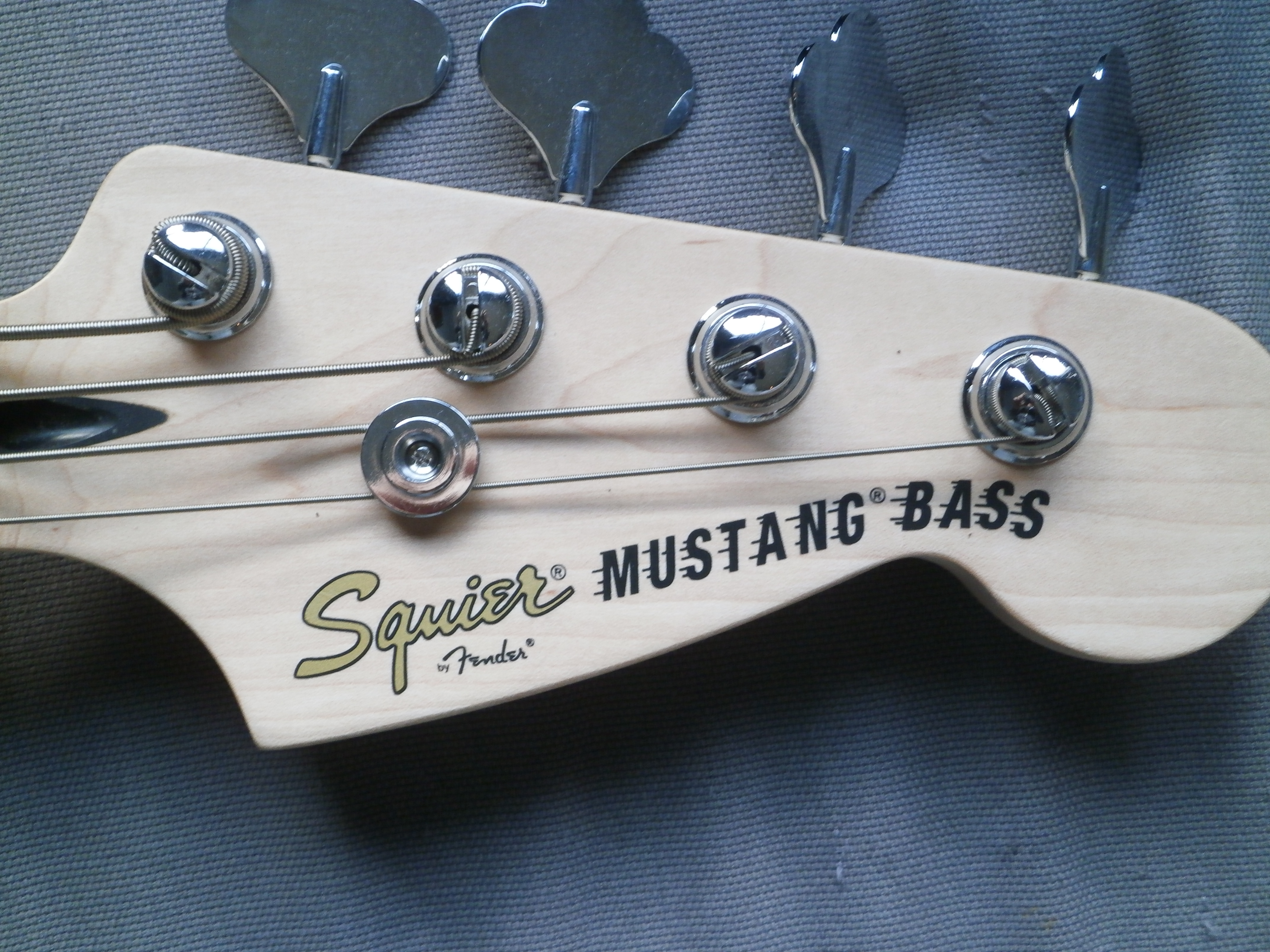 定番のお歳暮＆冬ギフト-22 2011年 Squier MUSTANG BASS 3TS/M• mint