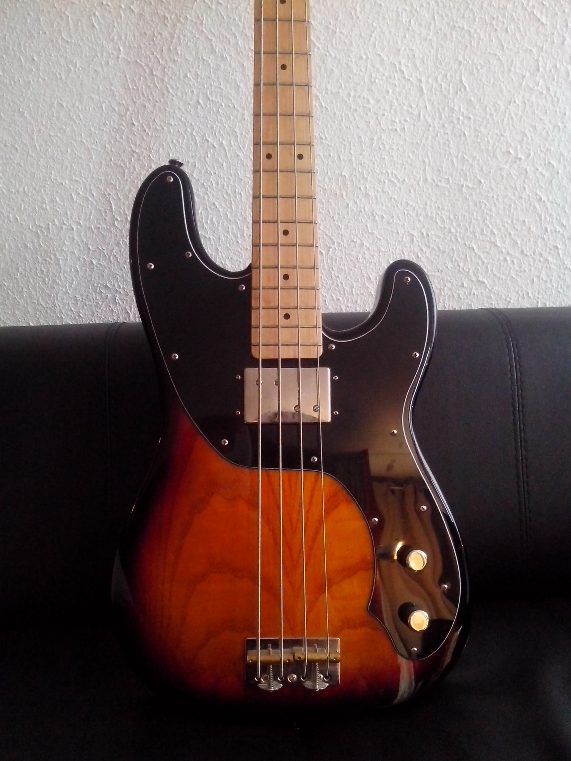 Vintage Modified Precision Bass Tb 17