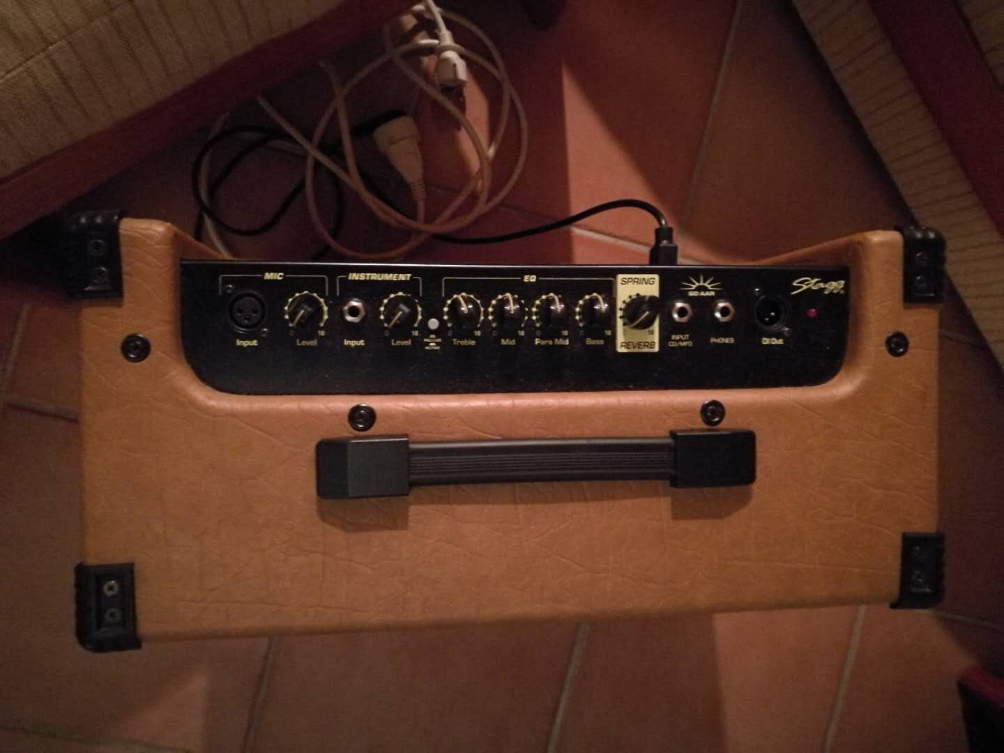 60 AA R - Stagg 60 AA R - Audiofanzine