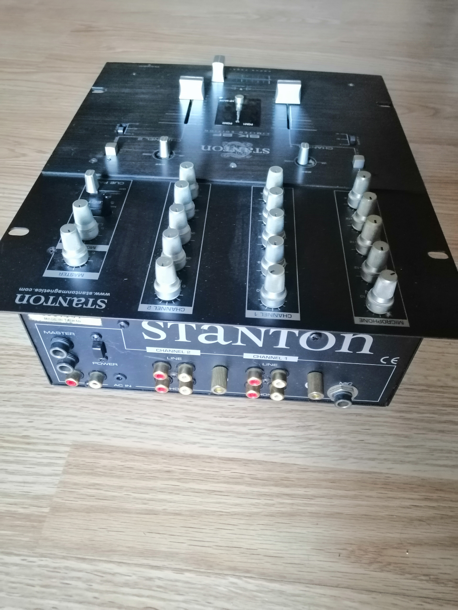 thumbnail interactive-video image 1 of AbleGrid AC Adapter For Stanton DJ Mixers – SA-3, SK-2, SK-2F, SK-6, SK 2F-LTD, SK6F, RM-3S – 8.7ft Cord 1 of 6