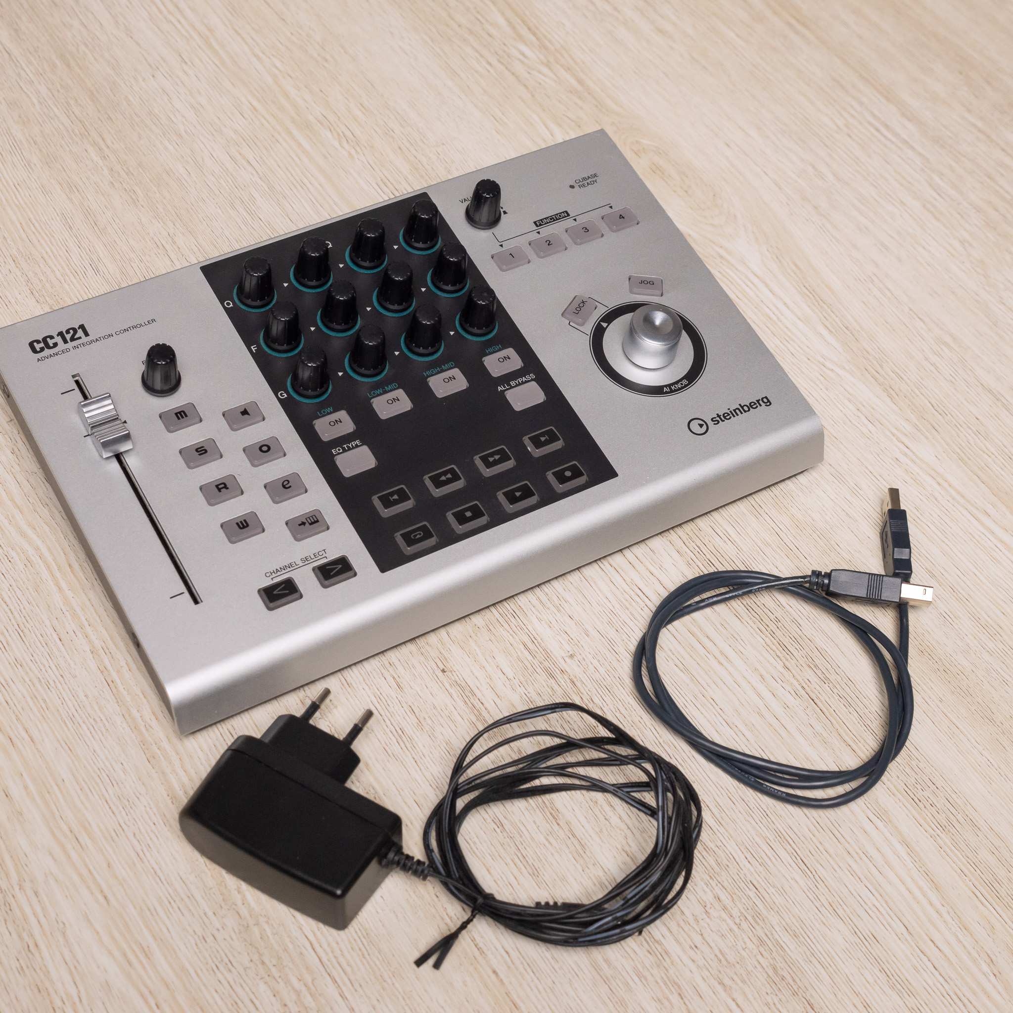 Steinberg CC121 Cubase フィジカルコントローラー