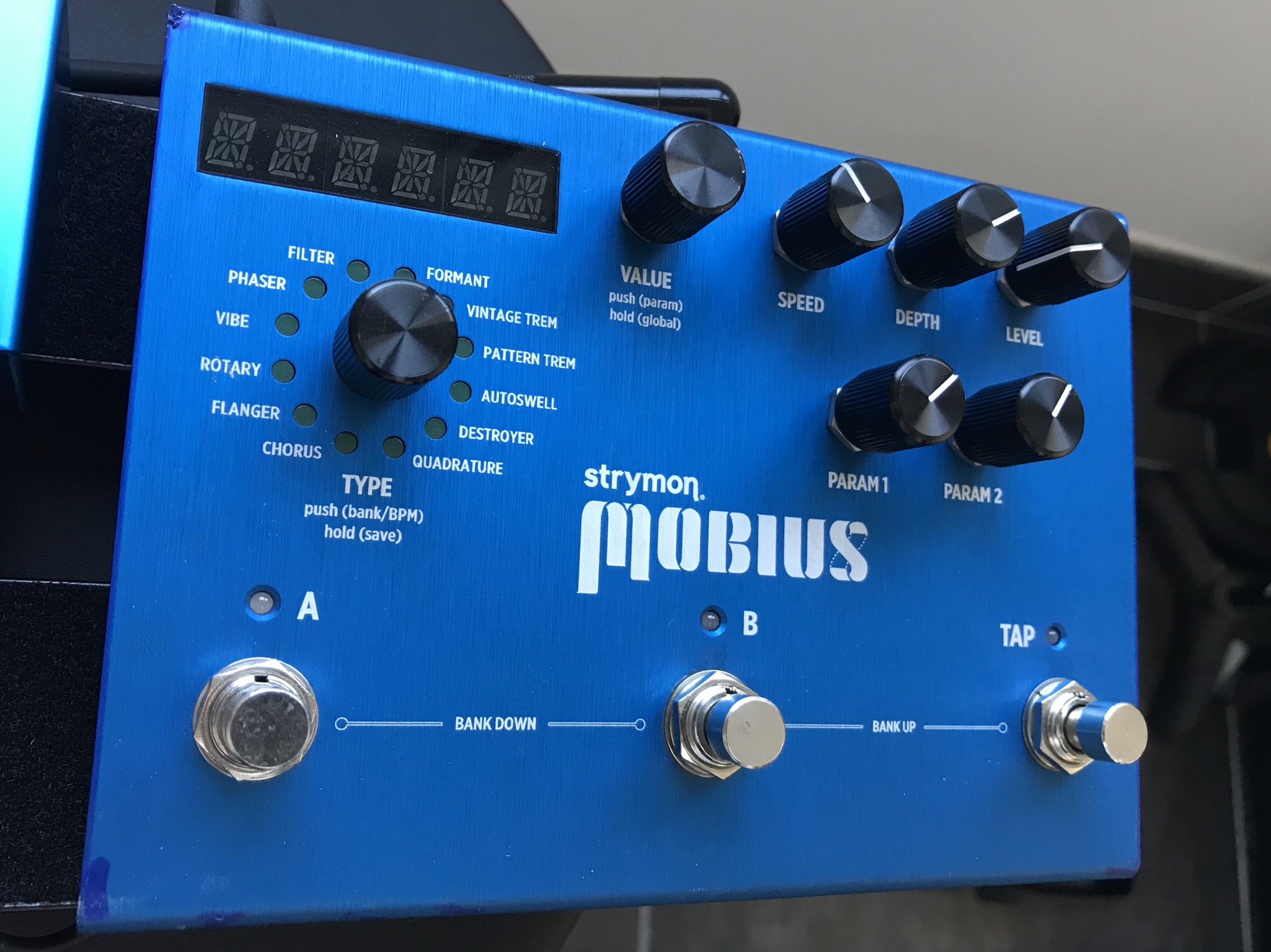 strymon mobiusの+nuenza.com