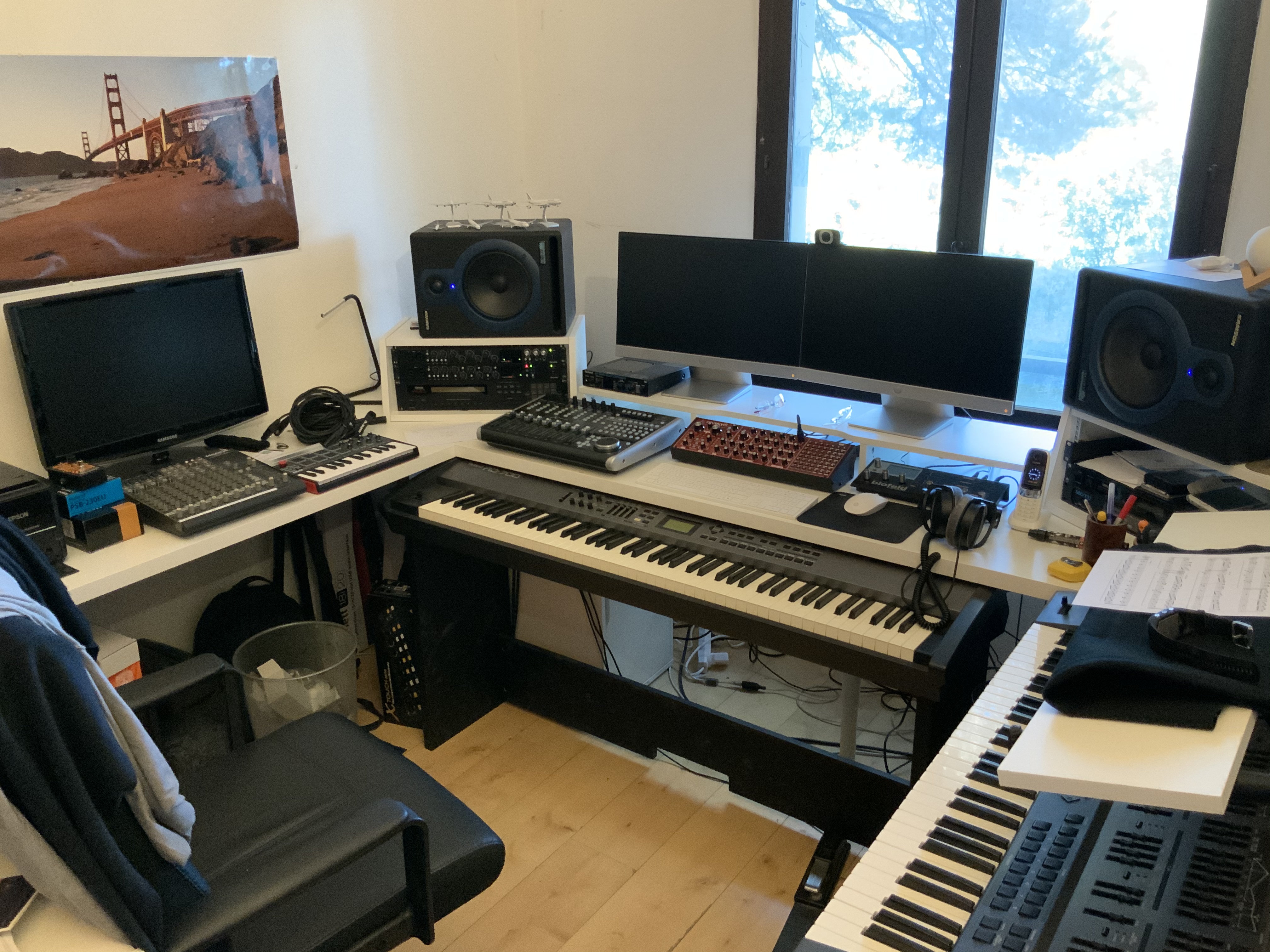 studio-home-studio-2844298.jpeg