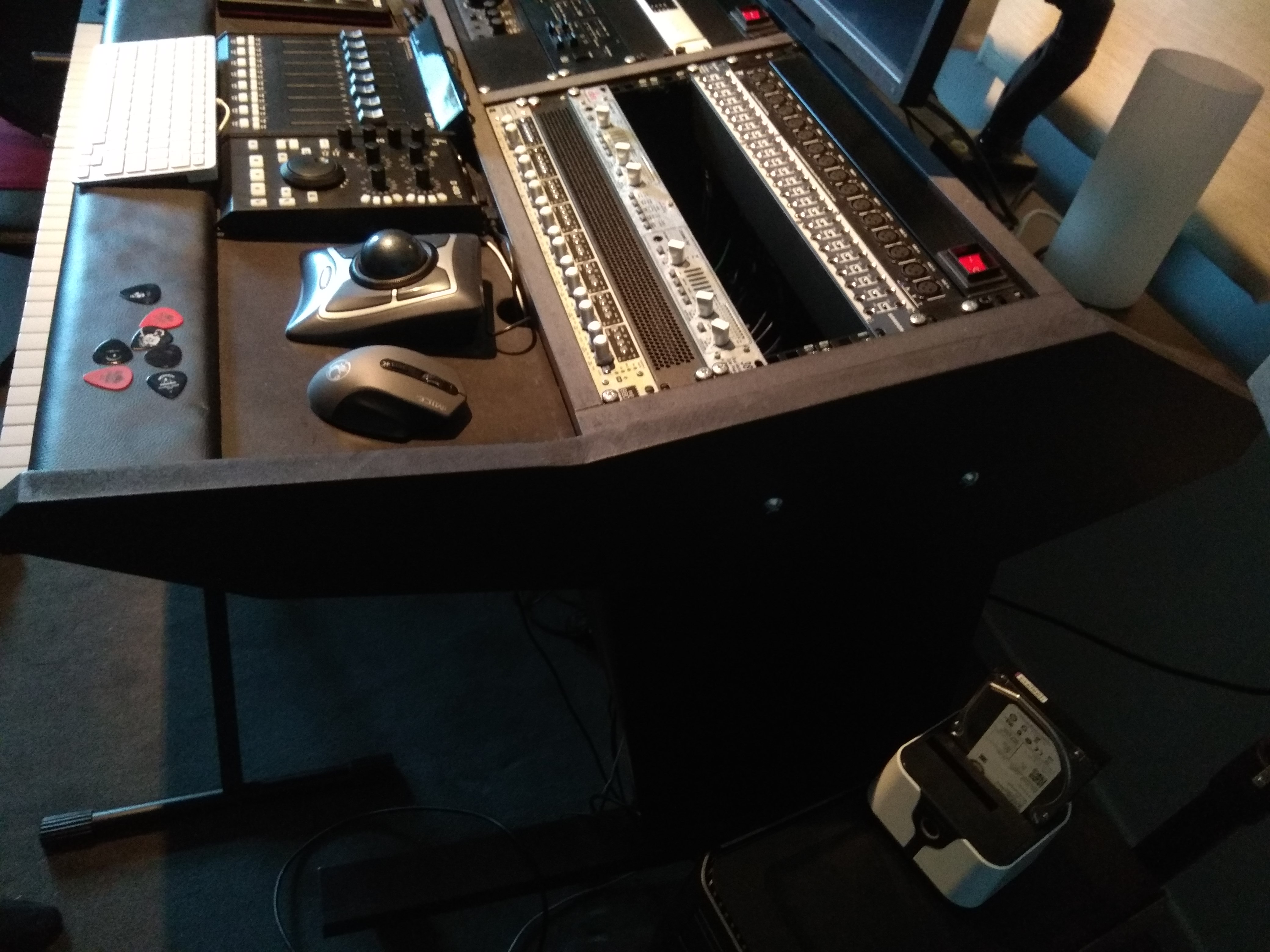 Virtuoso StudioDesk Virtuoso Audiofanzine