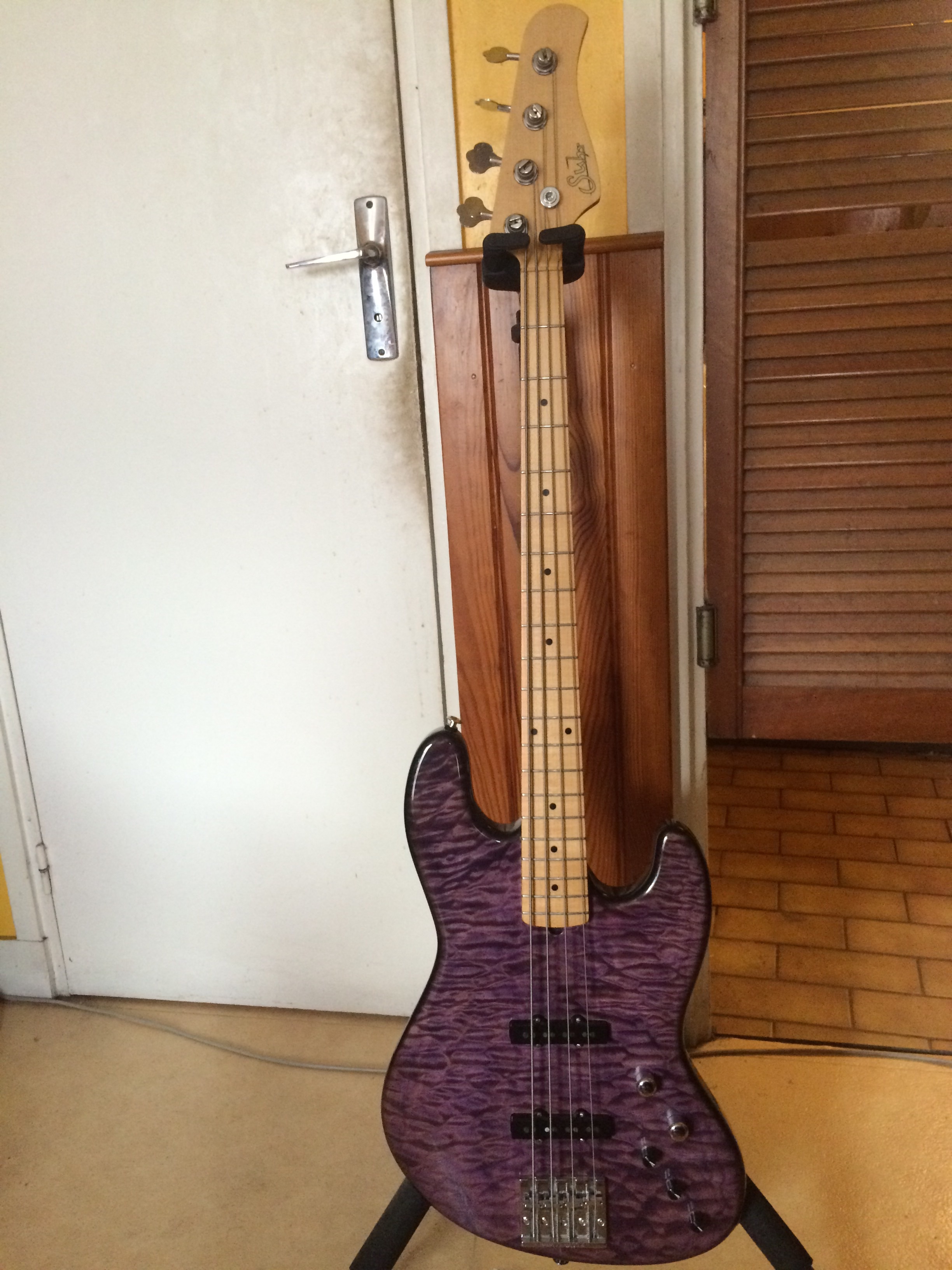 Classic Jazz bass trans Purple Suhr Audiofanzine