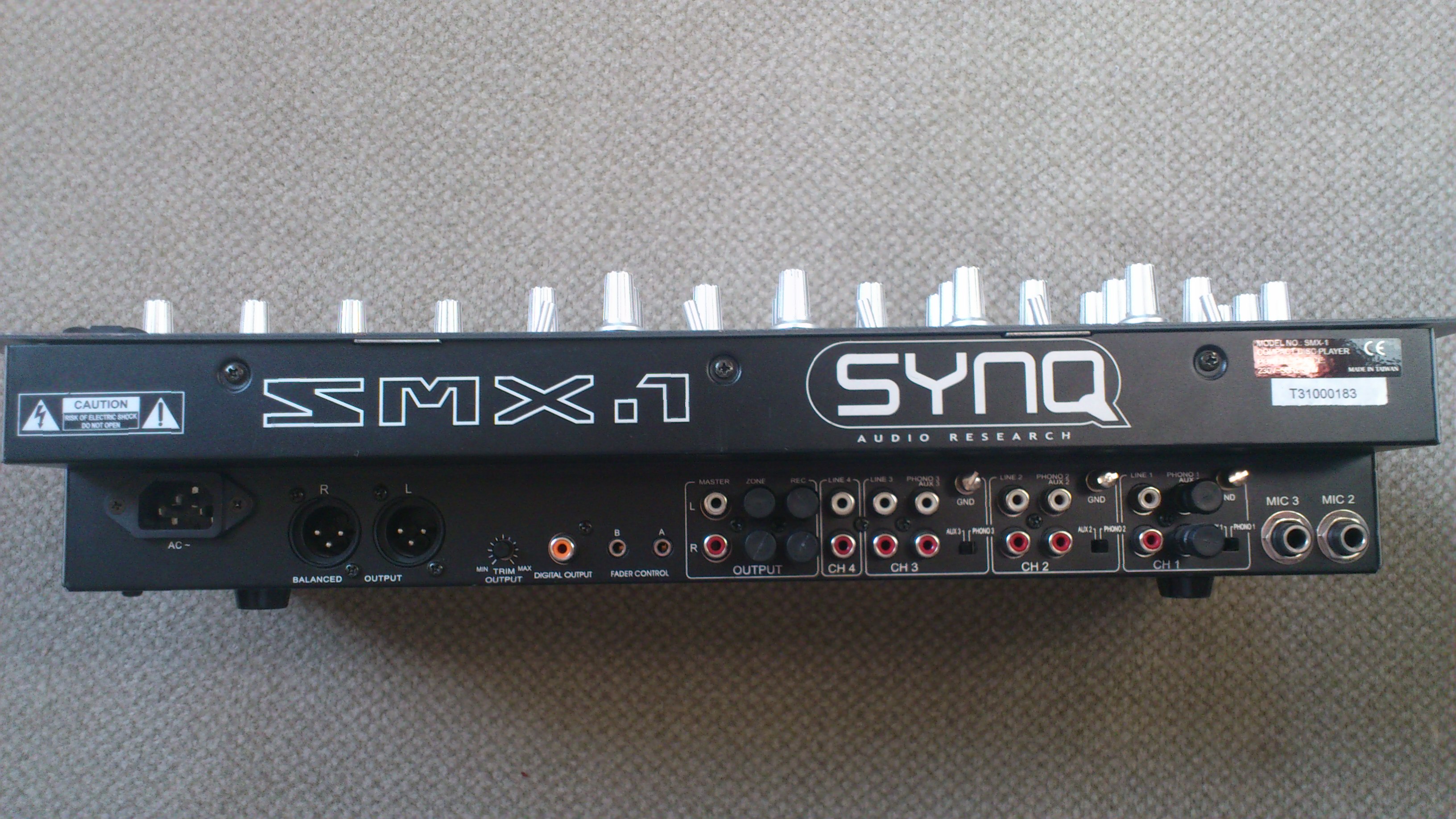 table de mixage synq smx 1