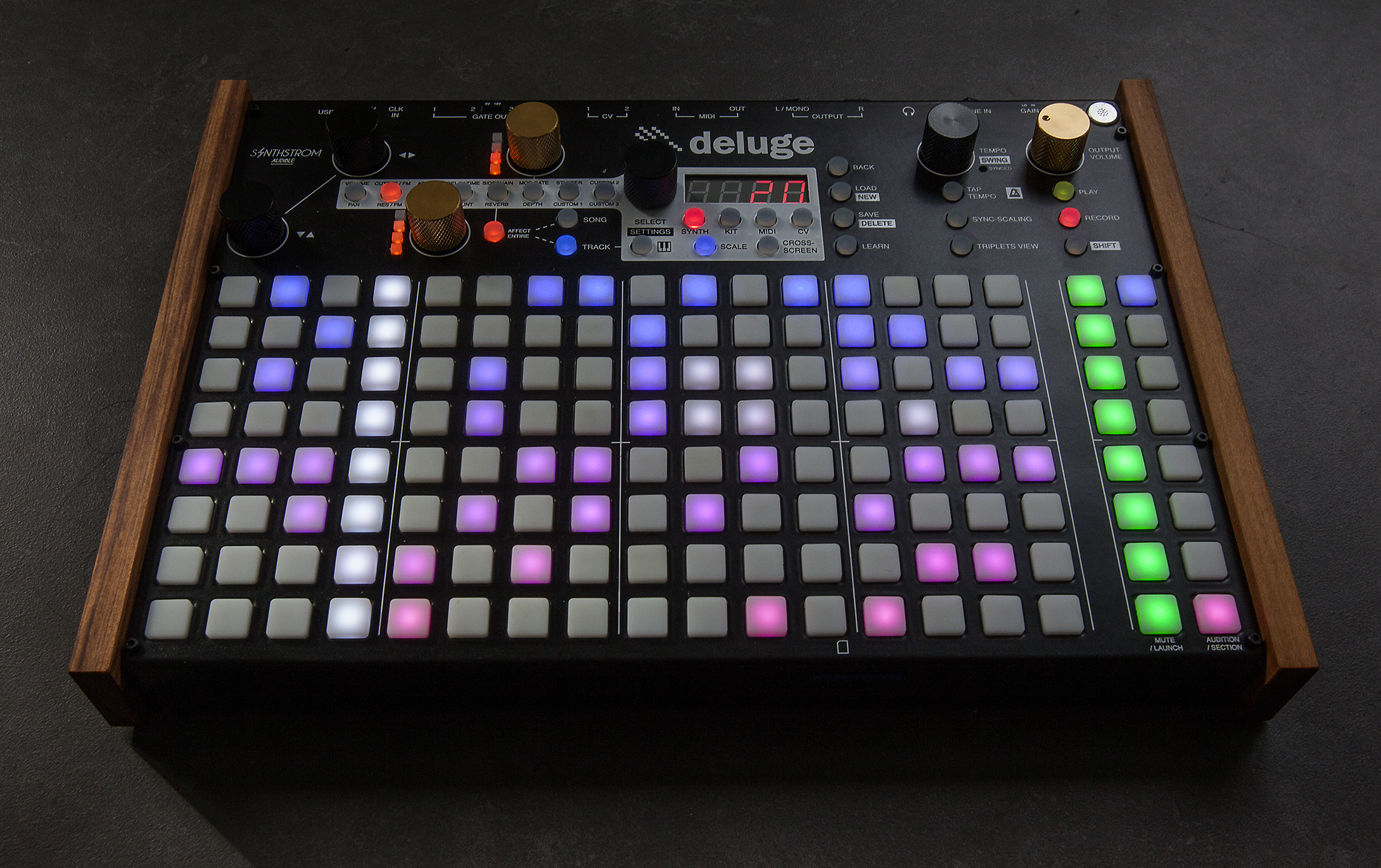 synthstrom-audible-deluge-1565571.jpg