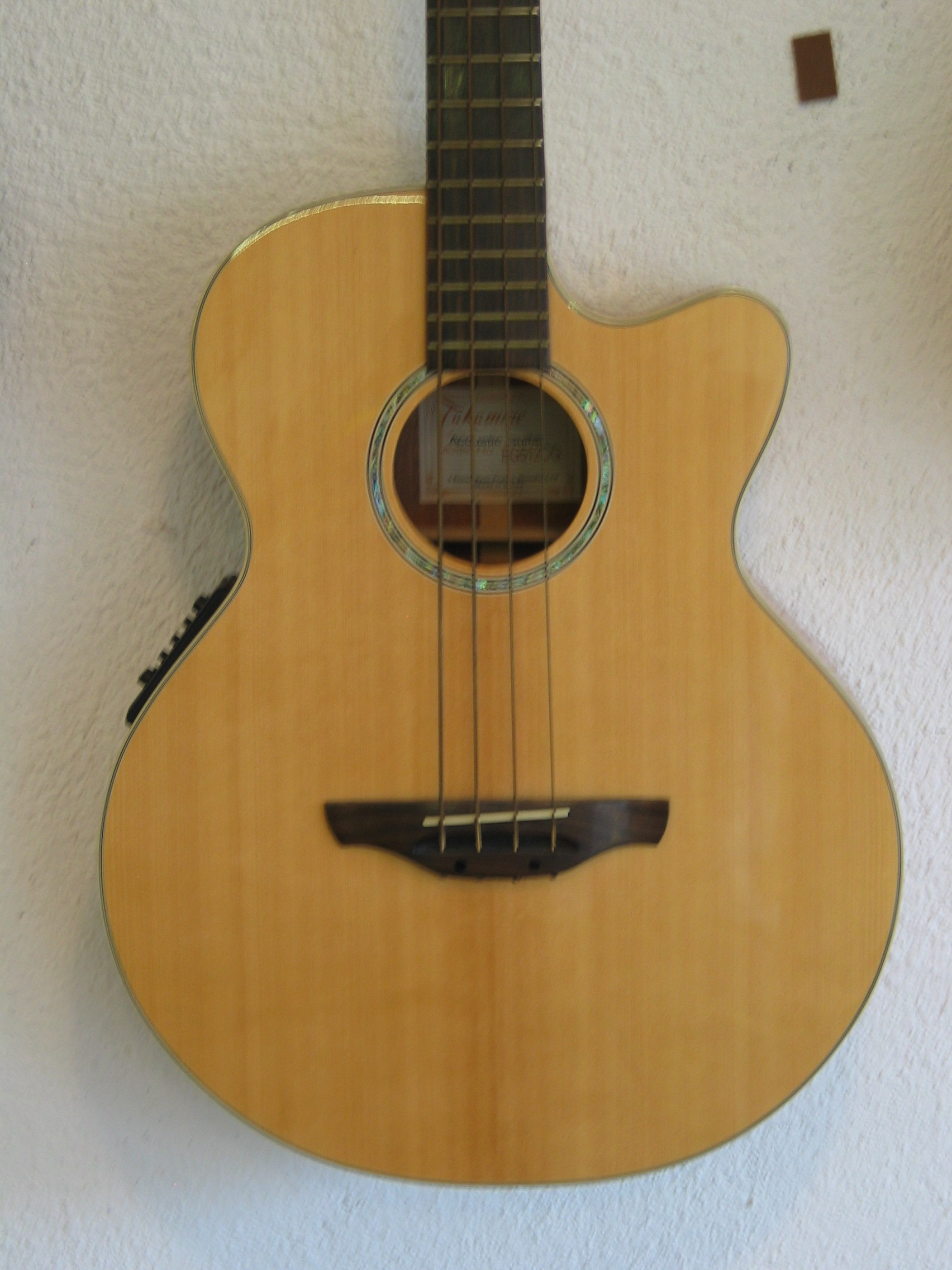 takamine eg512cg acoustic bass guitar