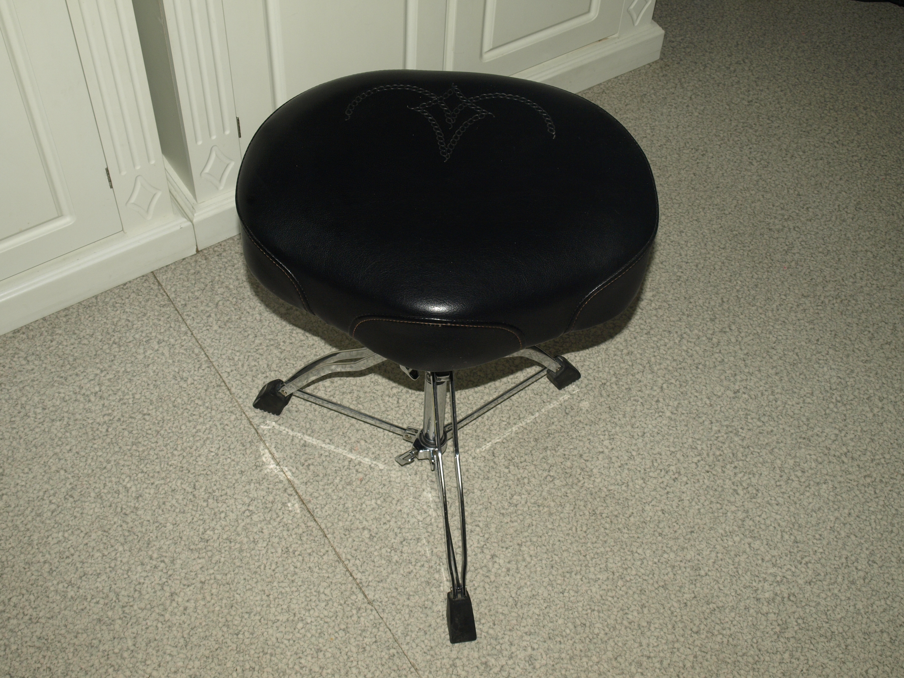 Tama HT410 1st chair, Drum throne system image (451039) Audiofanzine