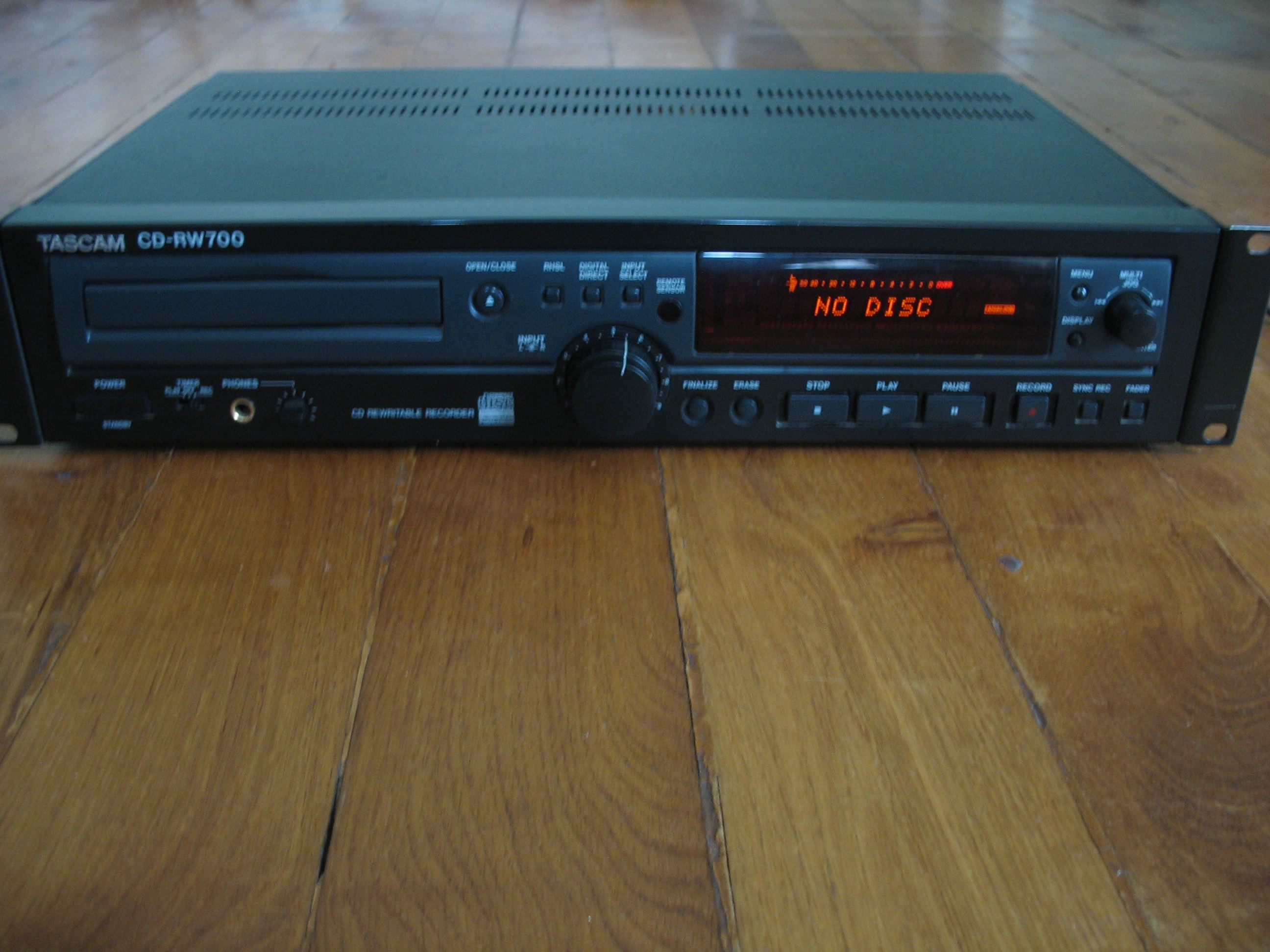 Photo Tascam CDRW700 Tascam CDRW700 (97144) (1149832) Audiofanzine