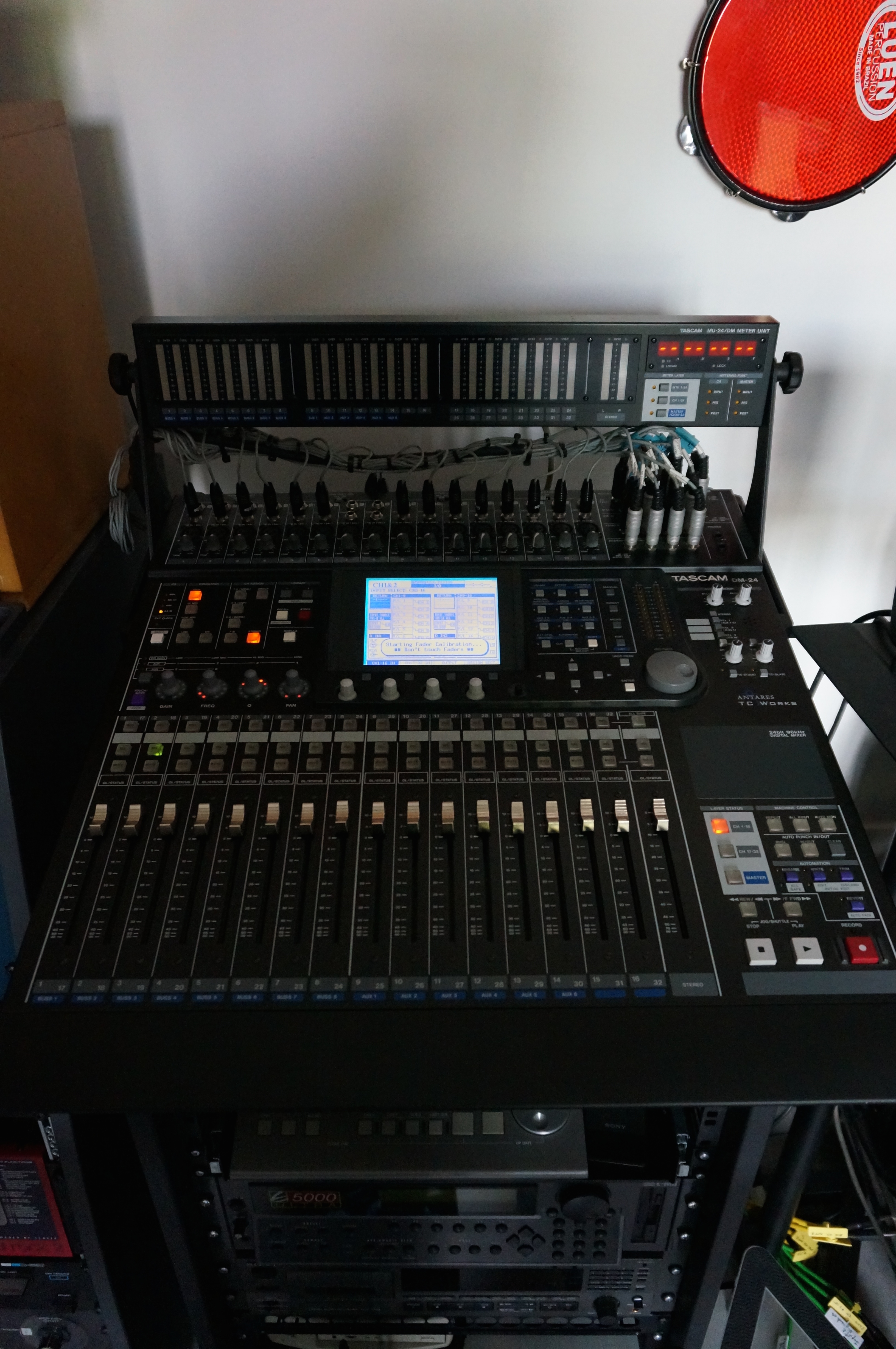 Photo Tascam DM24 DM24 TASCAM ET BARGRAPH 1 (1540021) Audiofanzine