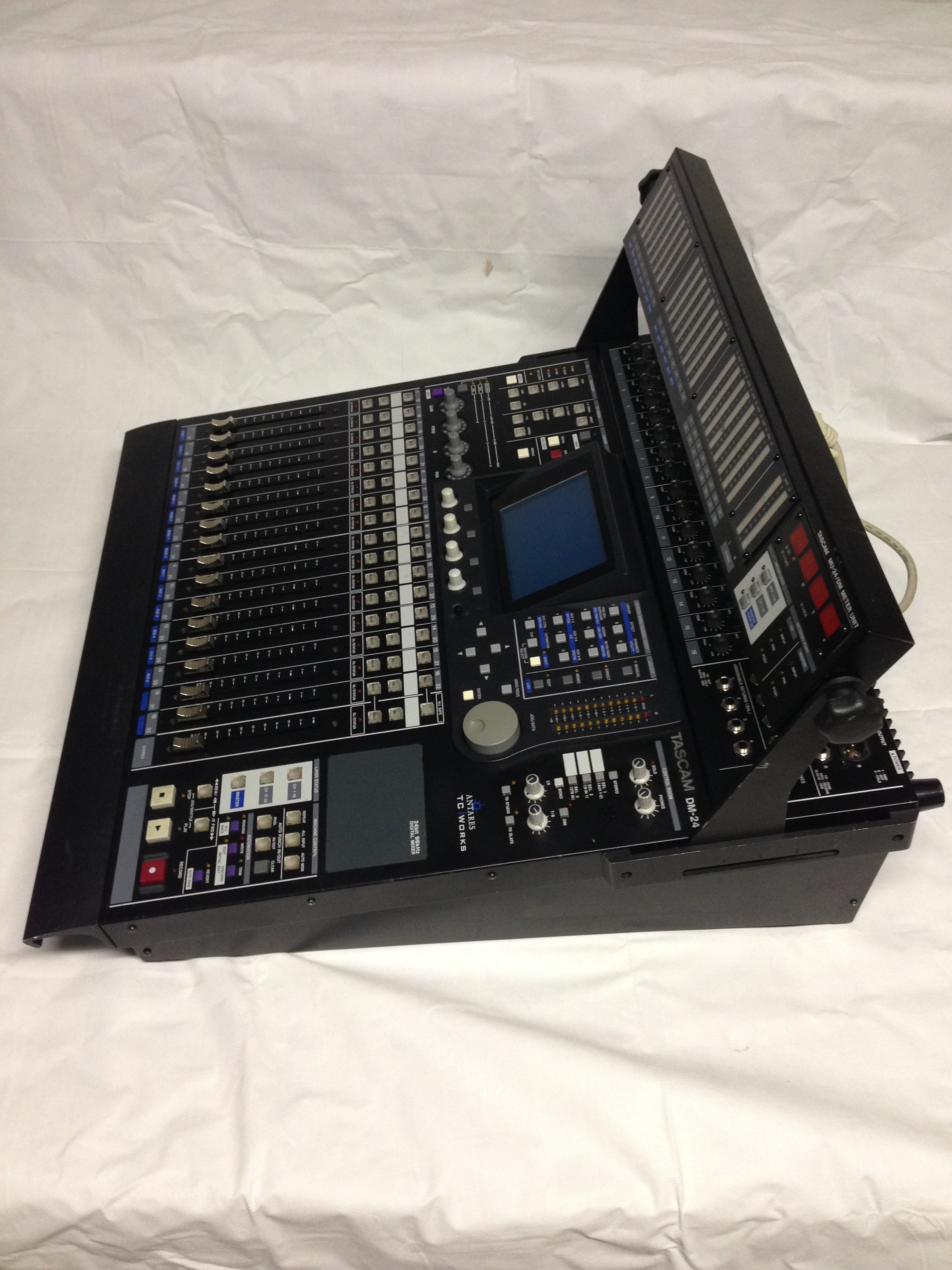 Photo Tascam DM-24 : Tascam DM-24 (3398) (#834623) - Audiofanzine