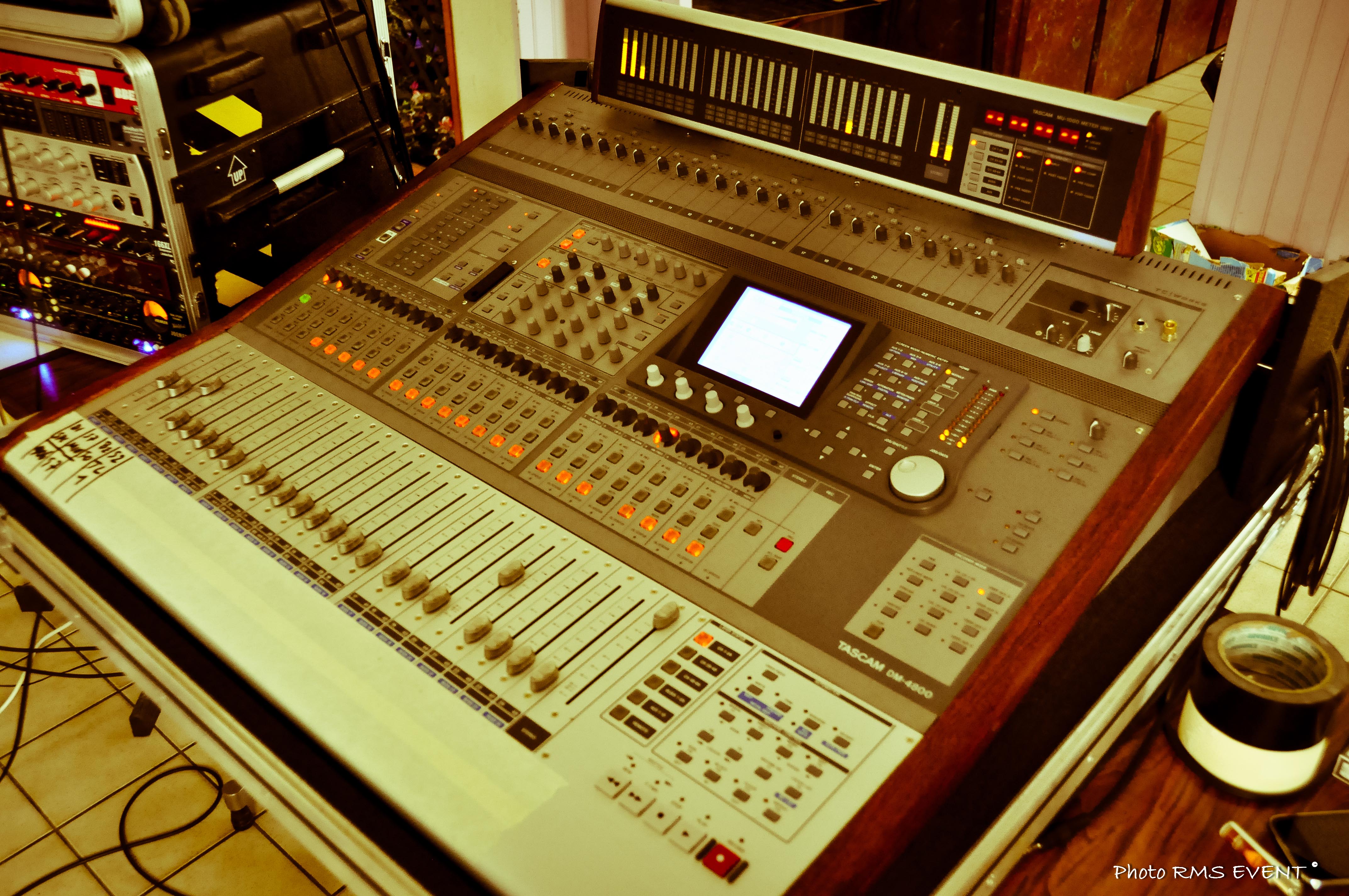 Photo Tascam DM4800 Tascam DM4800 (34444) (941525) Audiofanzine