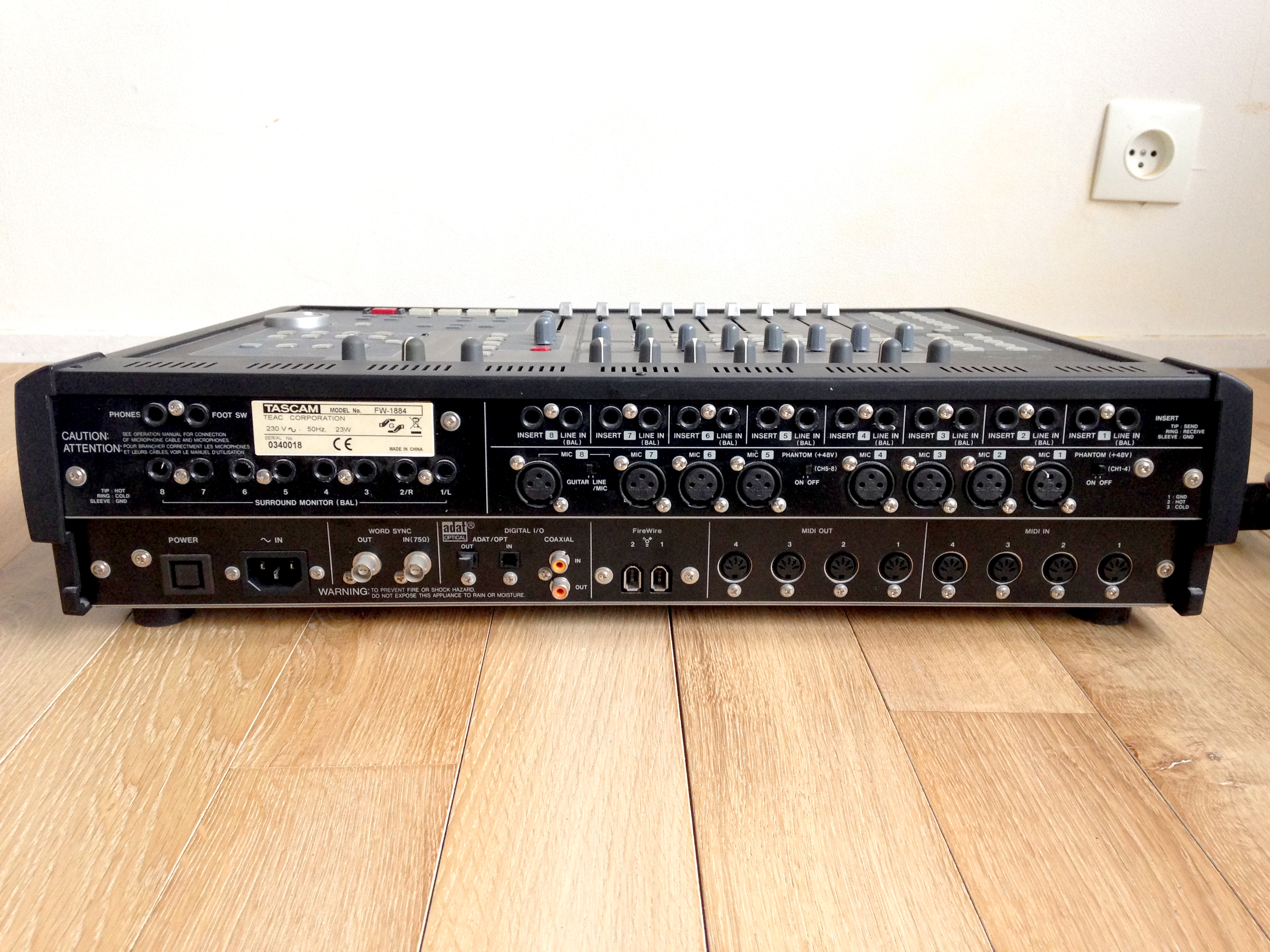 Photo Tascam FW1884 Tascam FW1884 (22008) (1158294) Audiofanzine