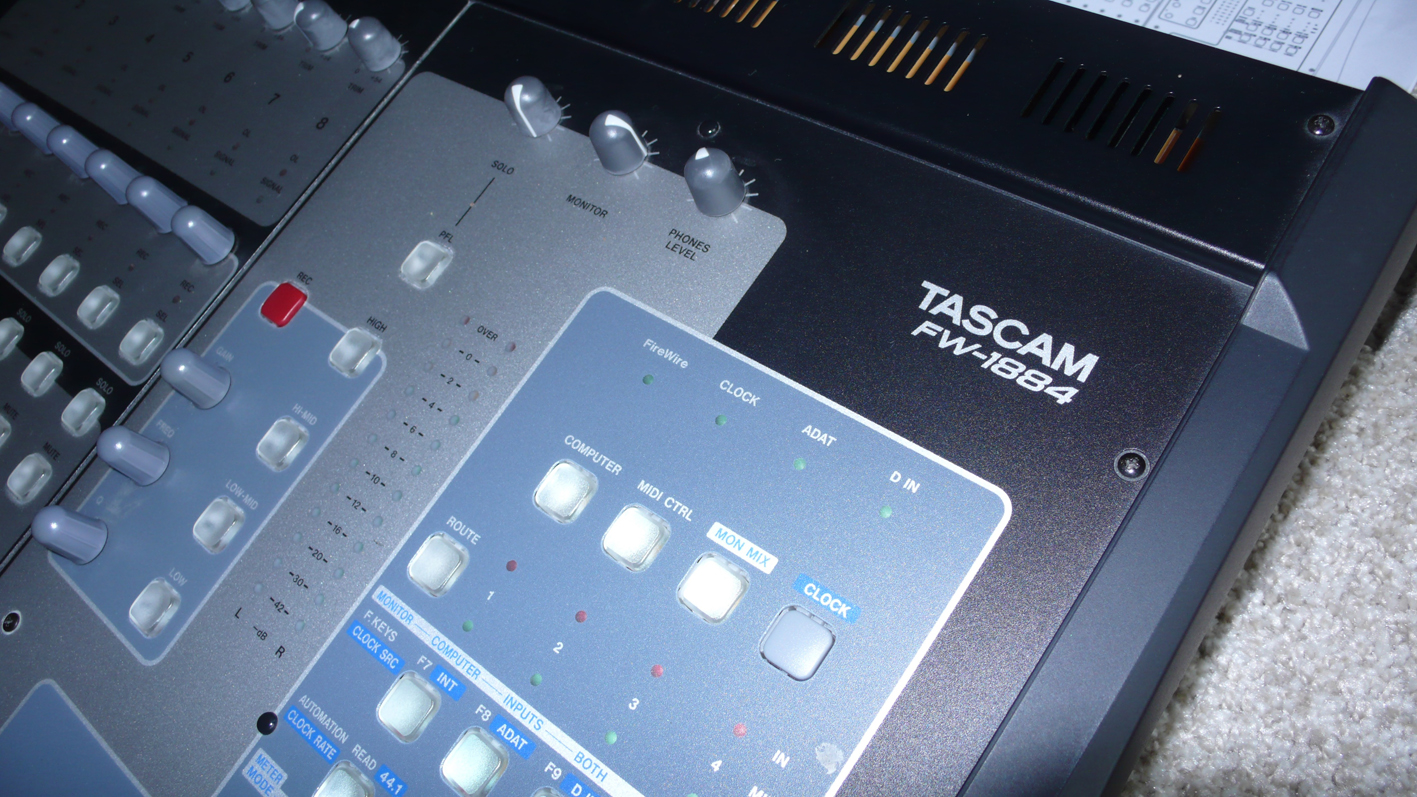 Photo Tascam FW1884 Tascam FW1884 (45332) (1501505) Audiofanzine