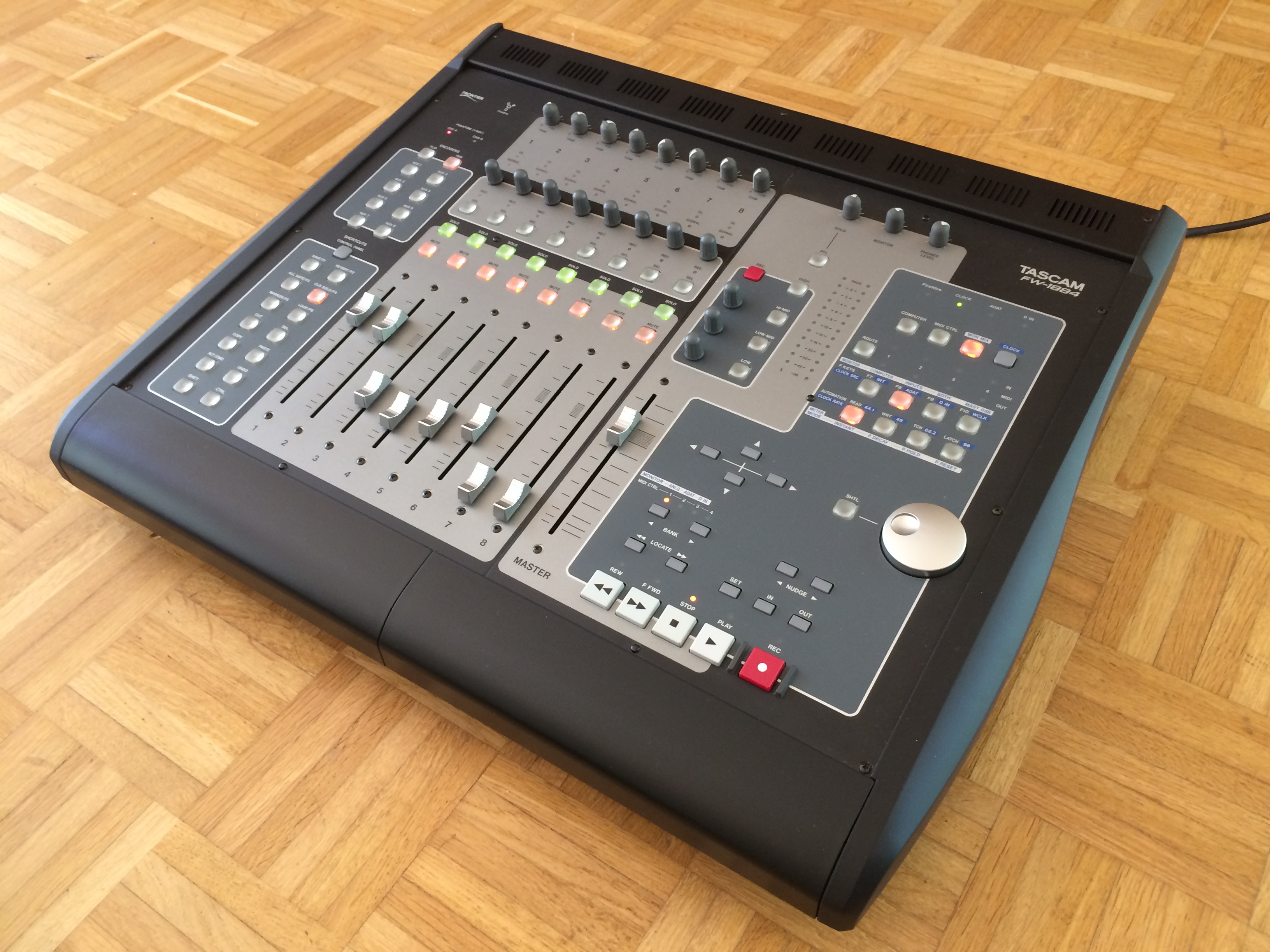 Tascam FW1884 image (1810926) Audiofanzine