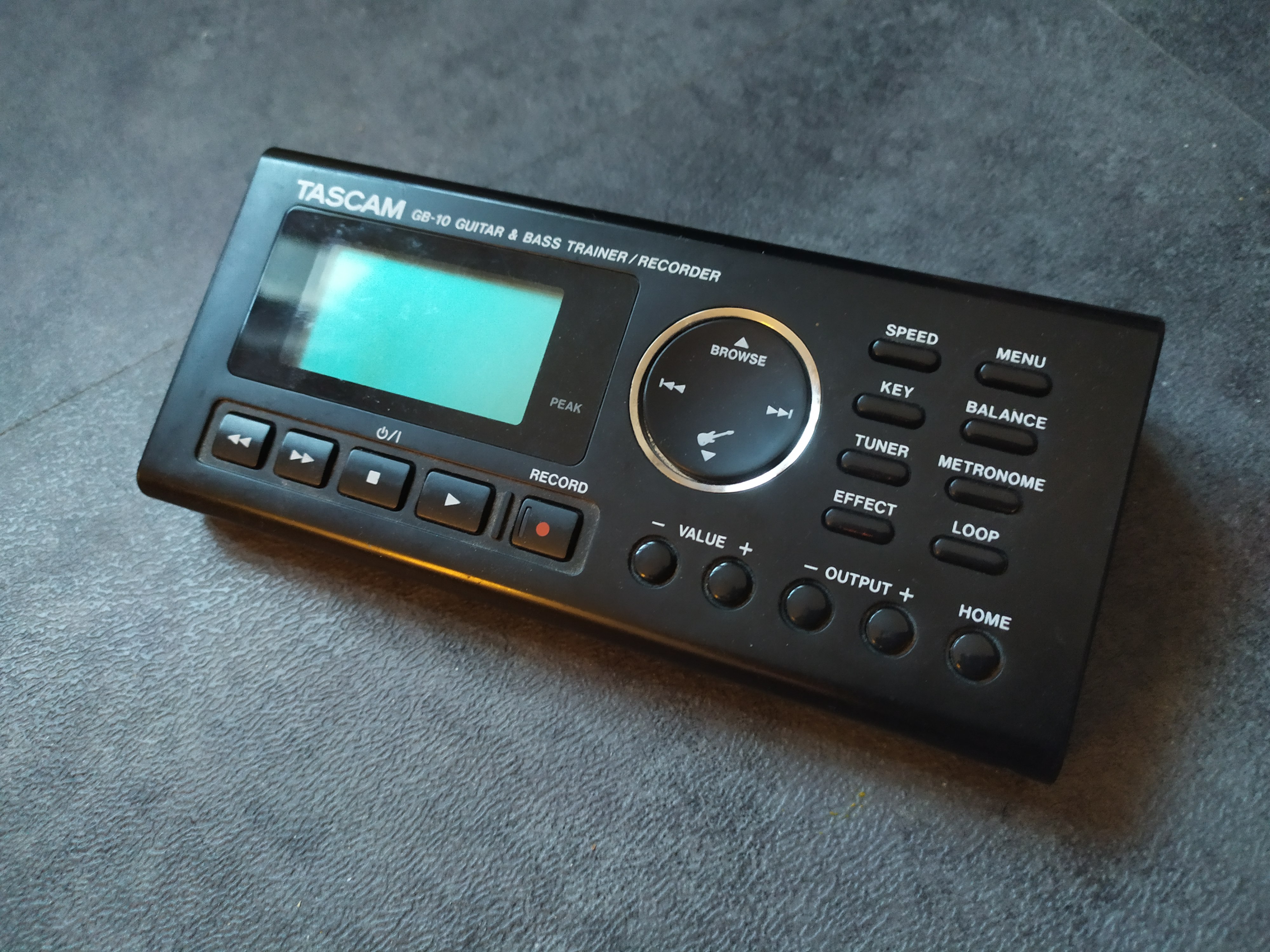 GB-10 Guitar/Bass Trainer/Recorder Tascam - Audiofanzine