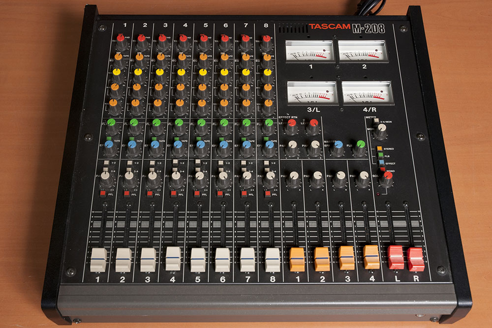 m-208-tascam-m-208-audiofanzine