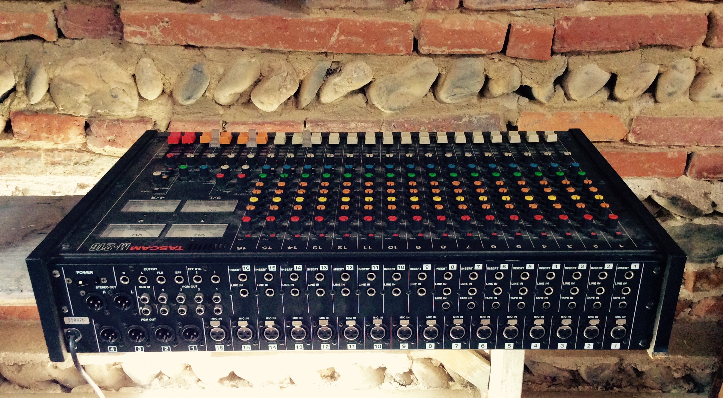 M-216 - Tascam M-216 - Audiofanzine