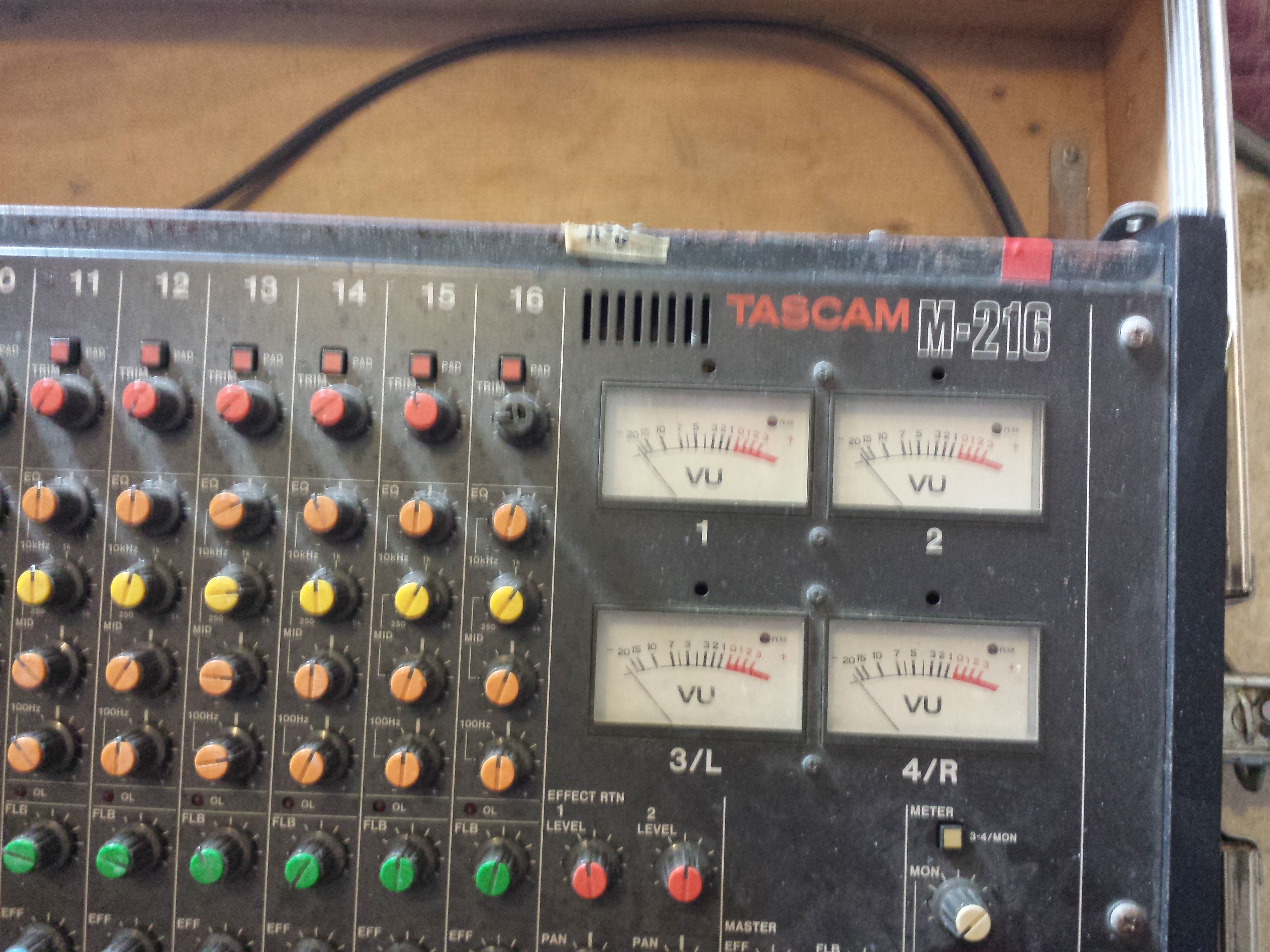 Photo Tascam M-216 : Tascam M-216 (12120) (#900927) - Audiofanzine