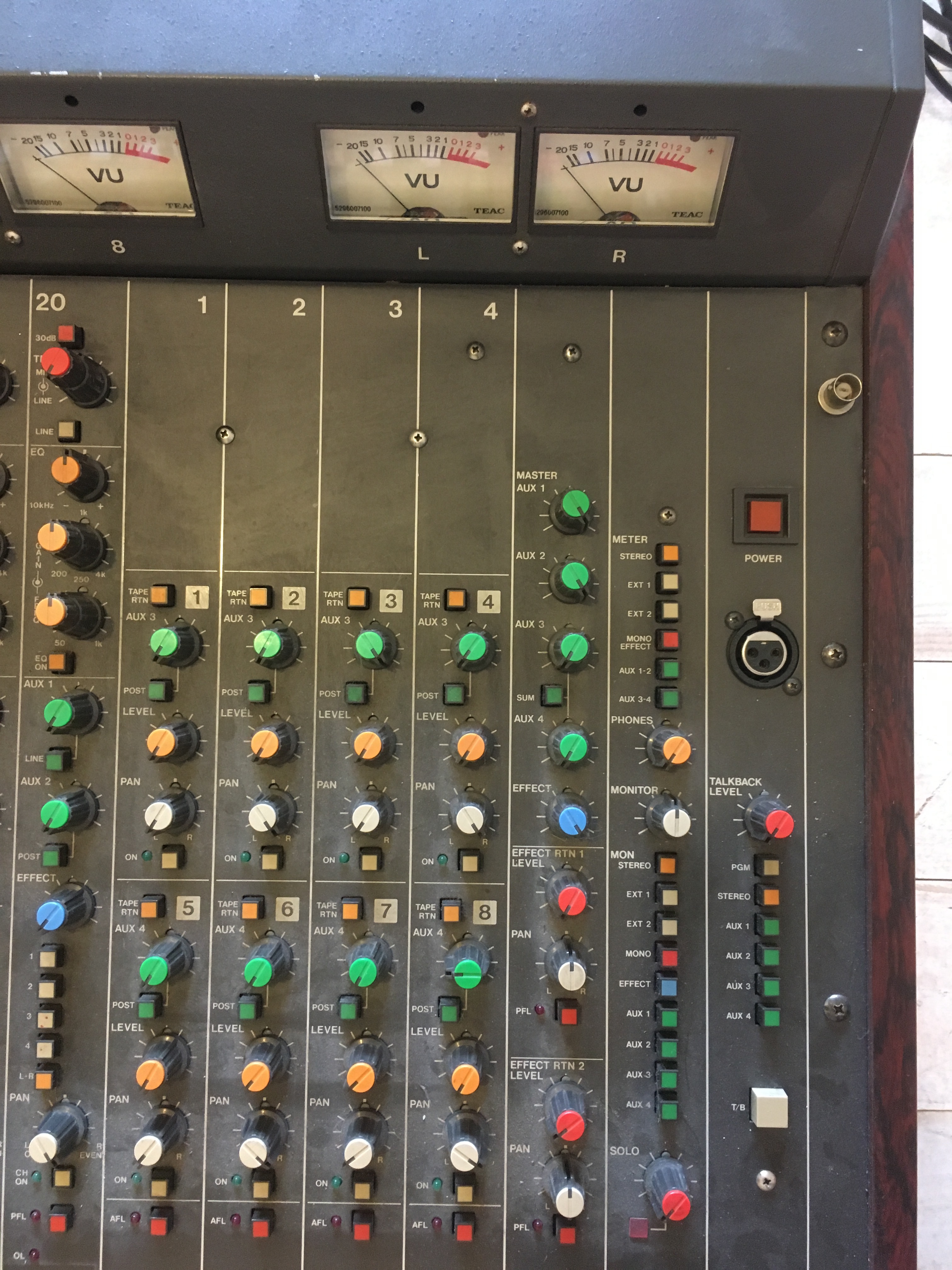 M320 B Tascam M320 B Audiofanzine