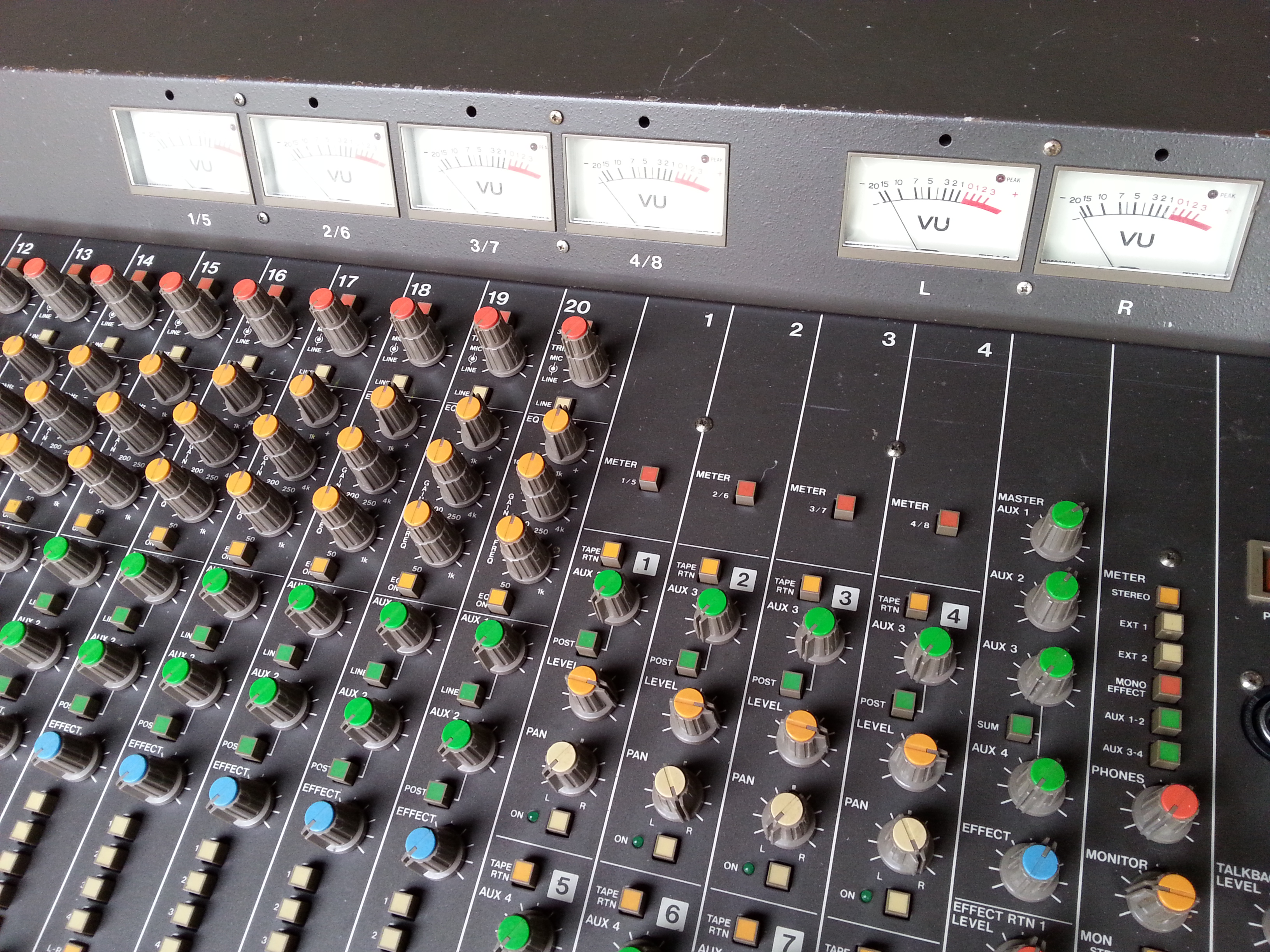 M320 B Tascam M320 B Audiofanzine