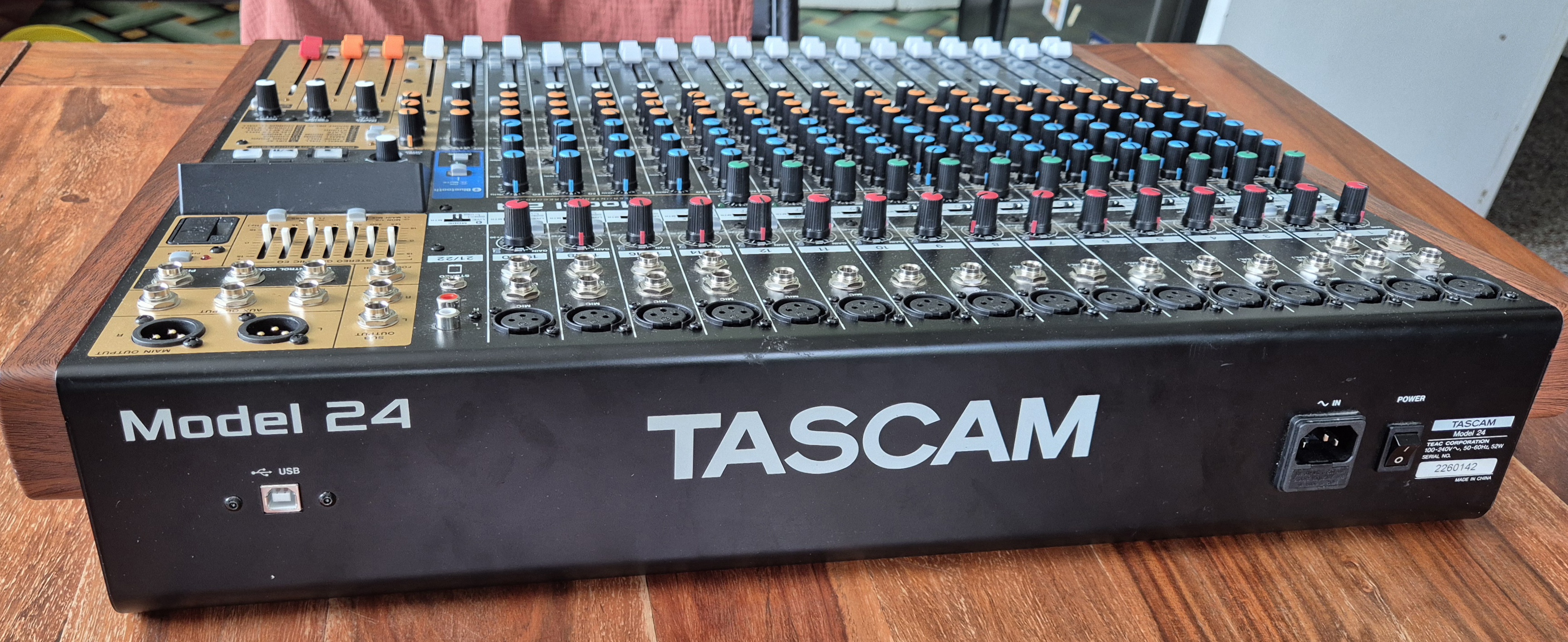 Model 24 Tascam Model 24 Audiofanzine 