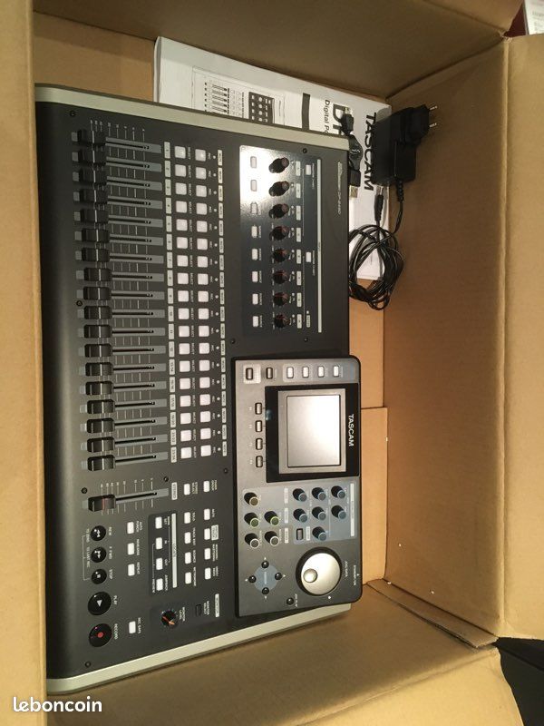 Portastudio DP24SD Tascam Portastudio DP24SD Audiofanzine