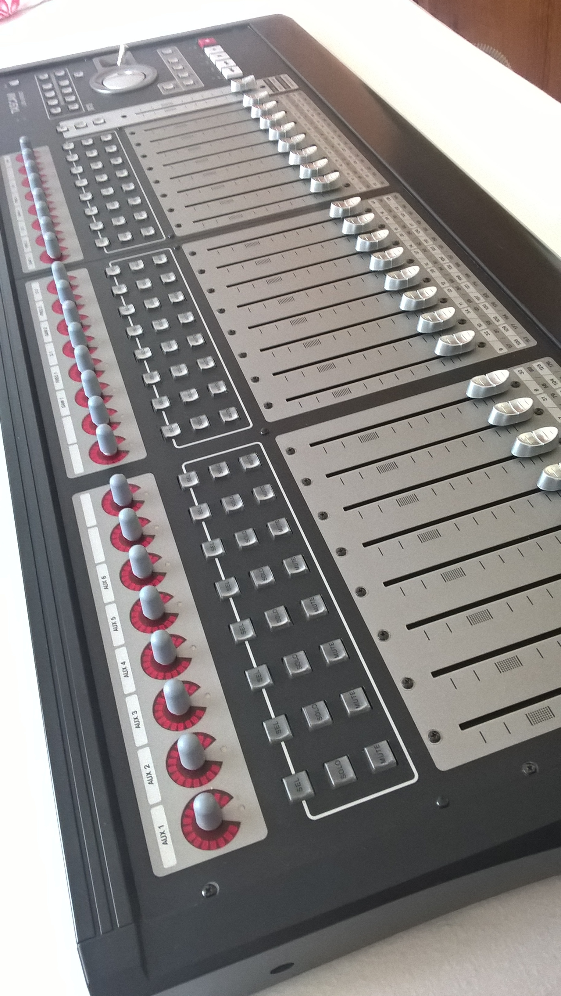 Photo Tascam US2400 Tascam US2400 (18194) (1484989) Audiofanzine