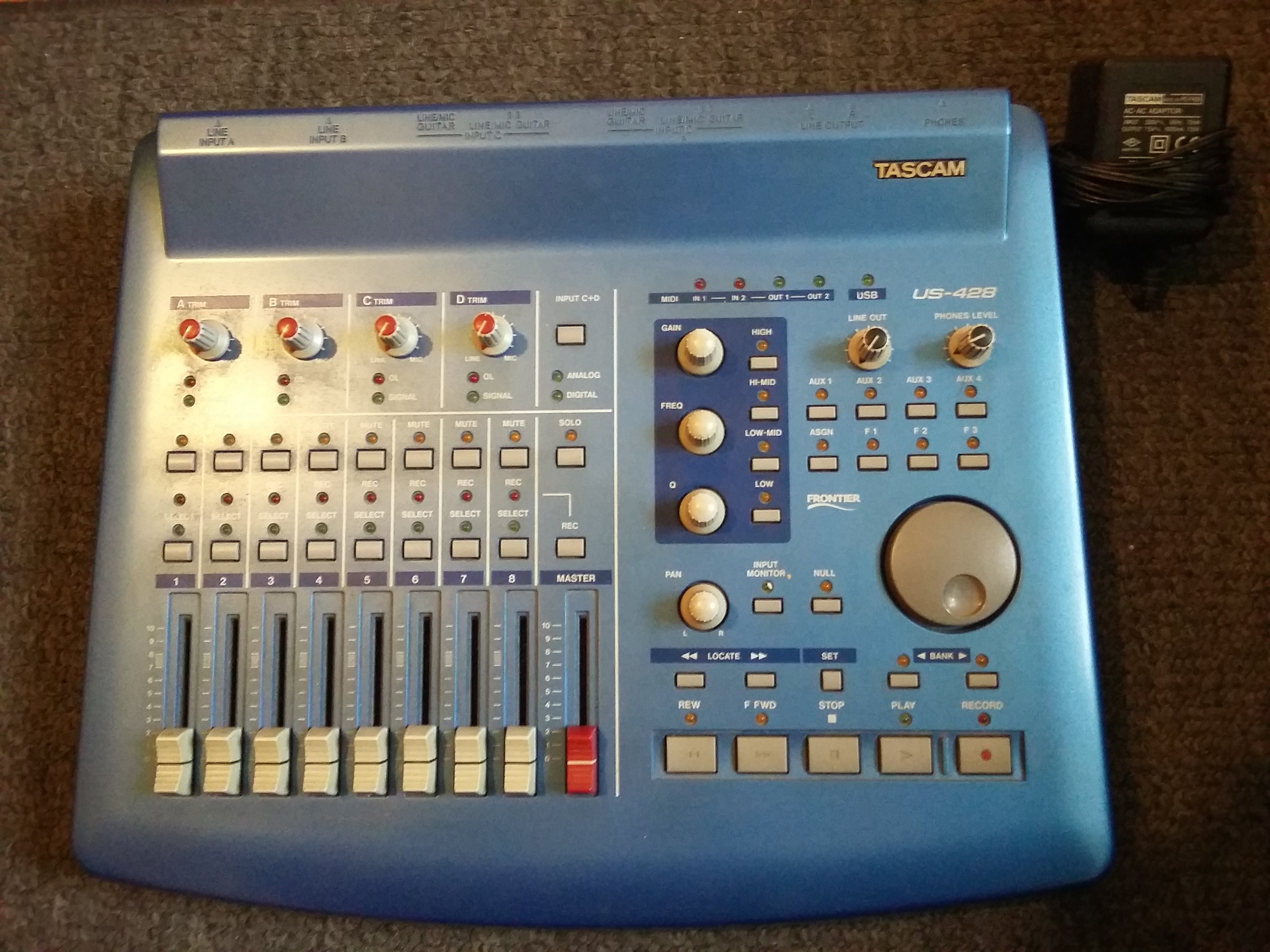 US428 Tascam US428 Audiofanzine