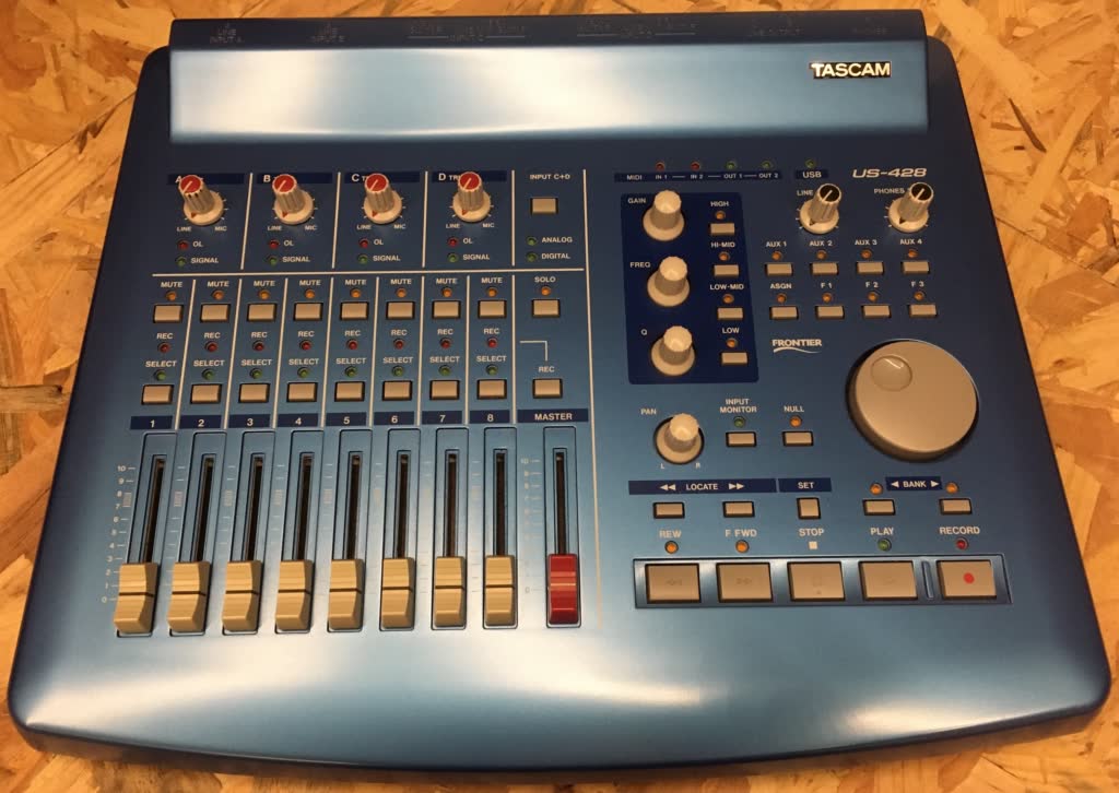 US428 Tascam US428 Audiofanzine