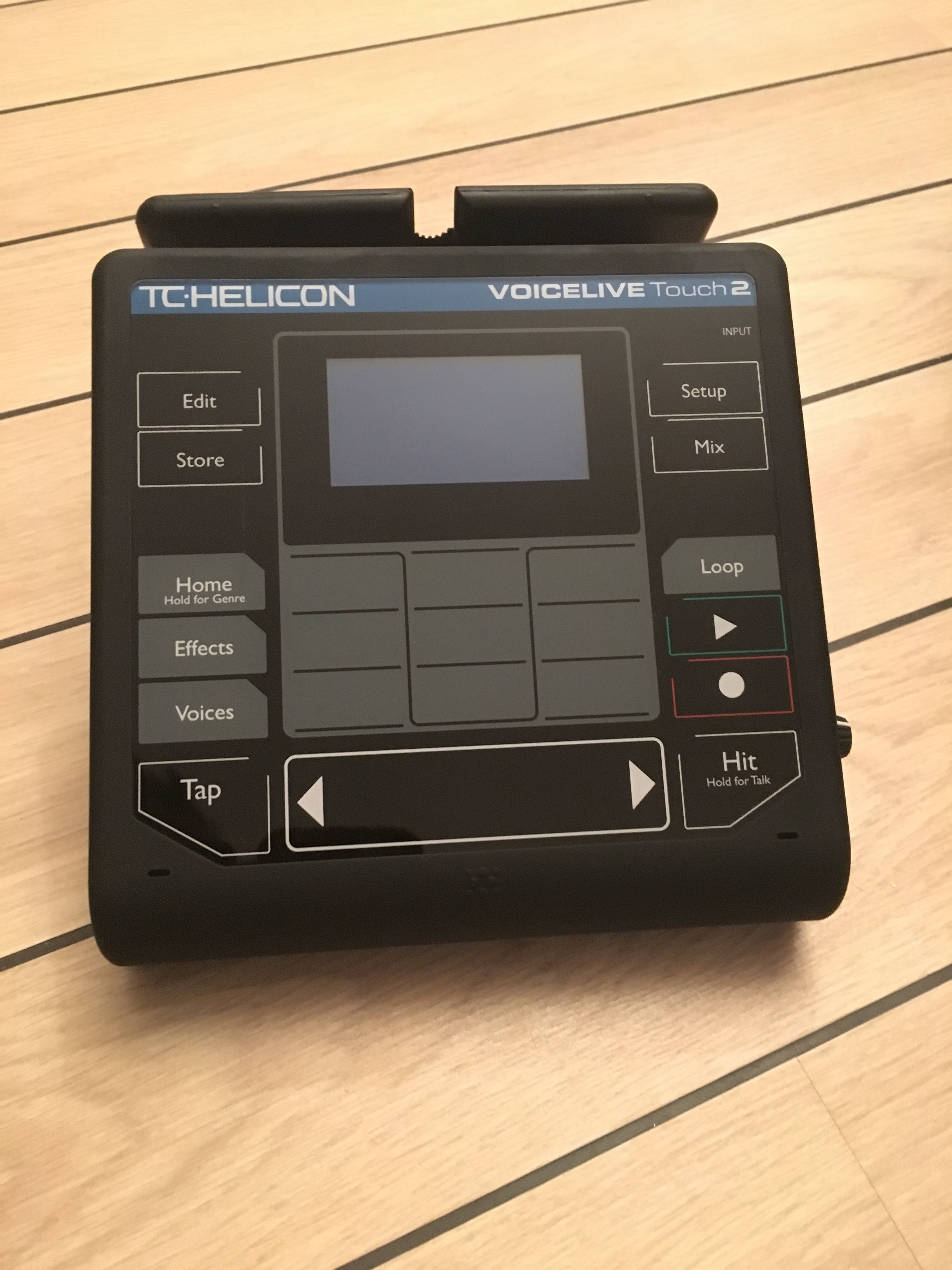 Отличие вокального процессора tc helicon voicelive touch от tc helicon voicelive touch 2