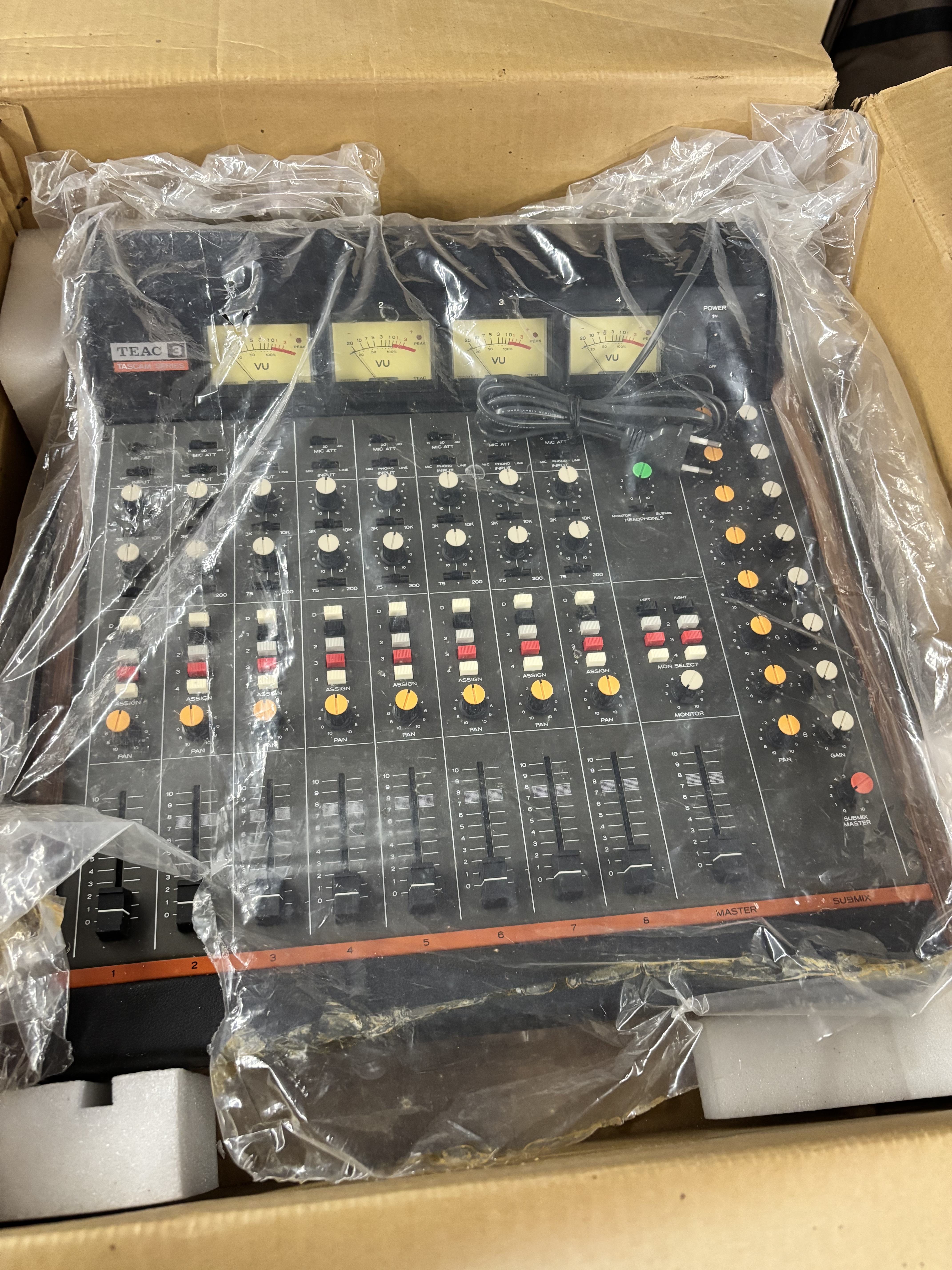 Model 3 - Teac Model 3 - Audiofanzine Model 3 - Teac Model 3 - Audiofanzine