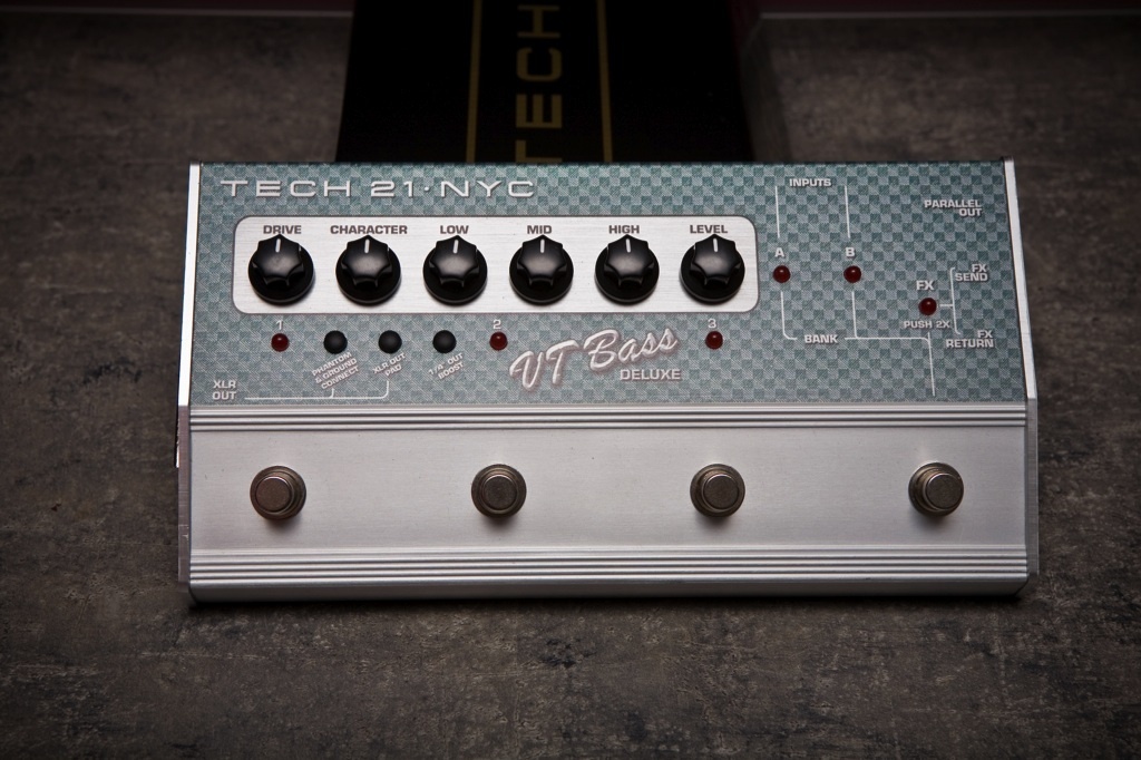 Tech 21 Characters Series VT Bass Deluxe Review : At Your Beck and 